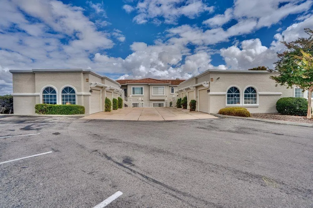 https://cdn.realtyfeed.com/cdn/127/250041873/cb3f12d876bfa82eef0c548c34f96904.webp