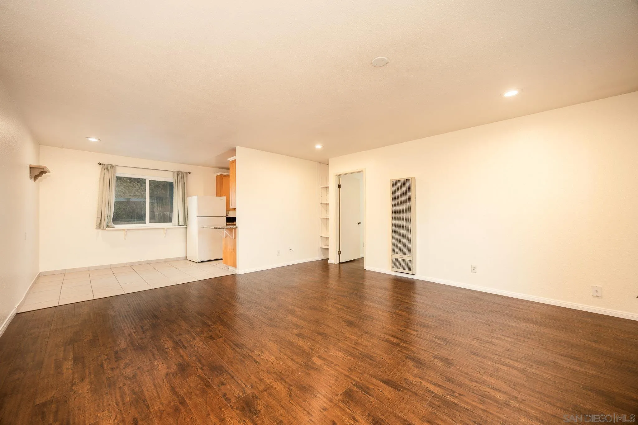 https://cdn.realtyfeed.com/cdn/127/250041875/0a12cb8ecb95c703598e8ac3ca57f231.webp