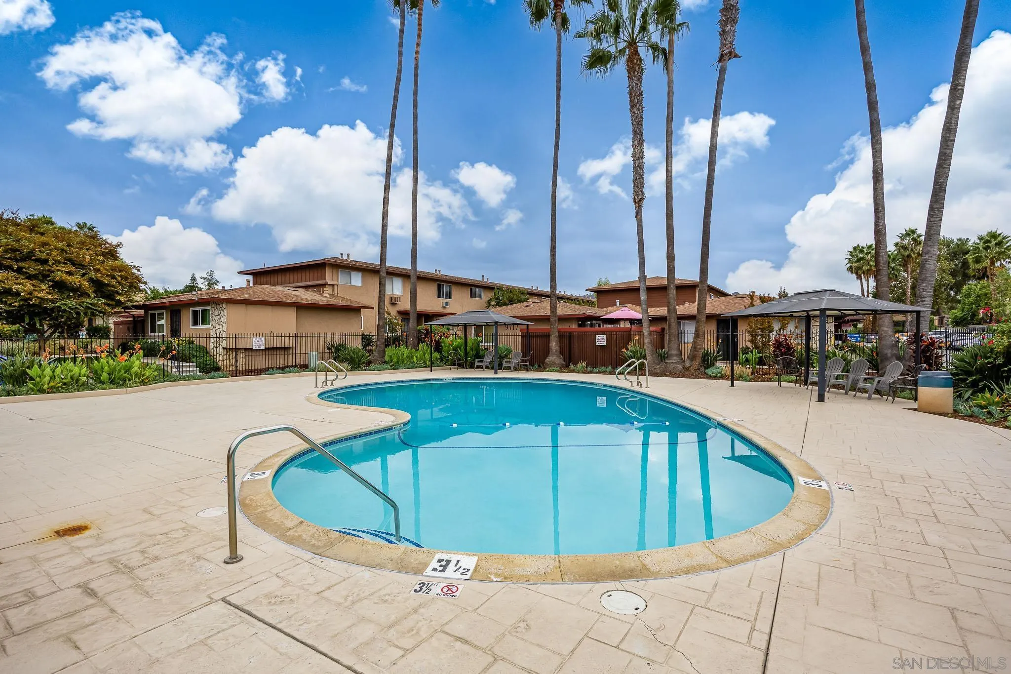 https://cdn.realtyfeed.com/cdn/127/250041875/60b13e584b5ff0ef82c3acf099ea163d.webp