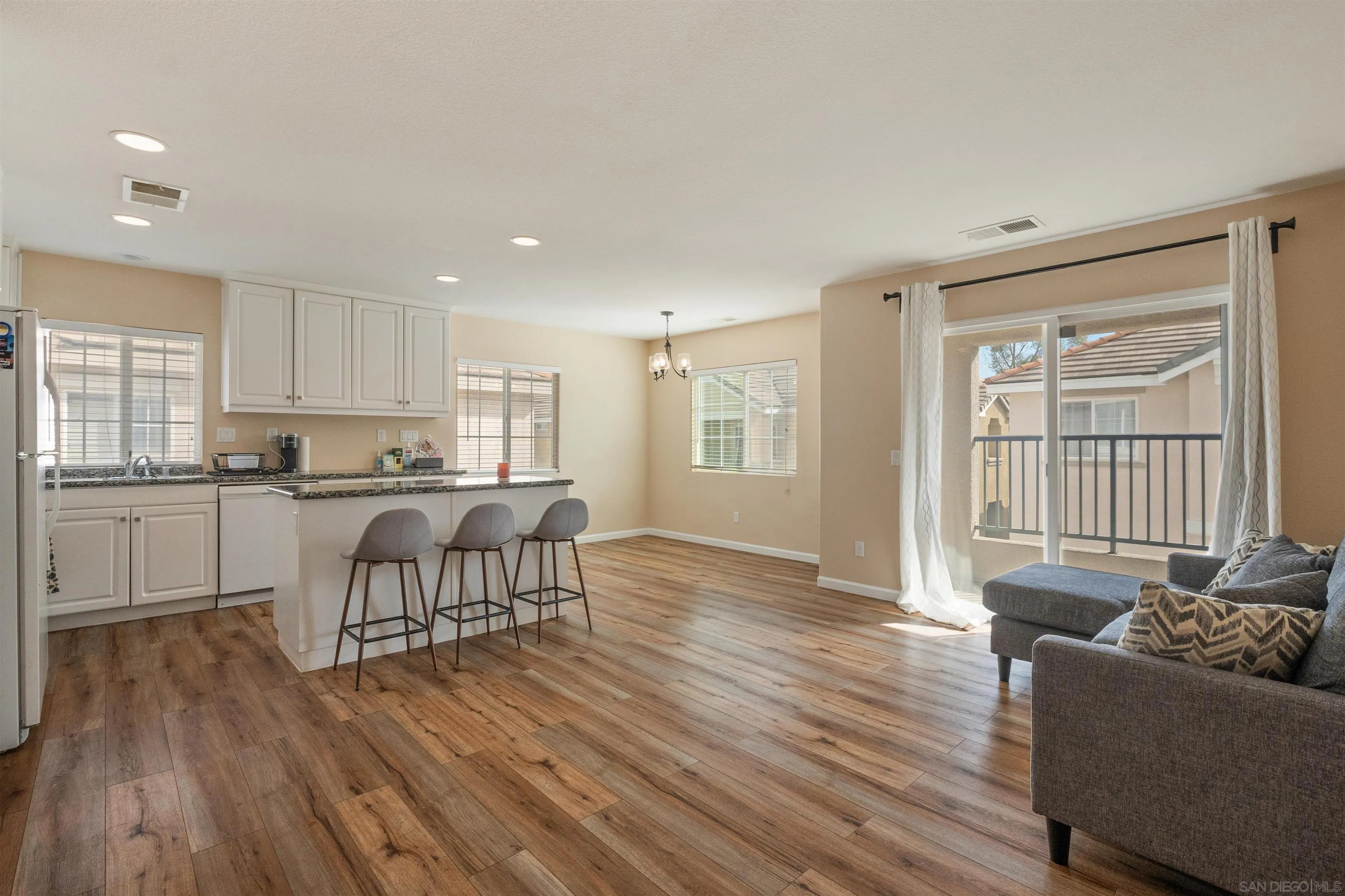 Photo #6: 250041878 Listing 