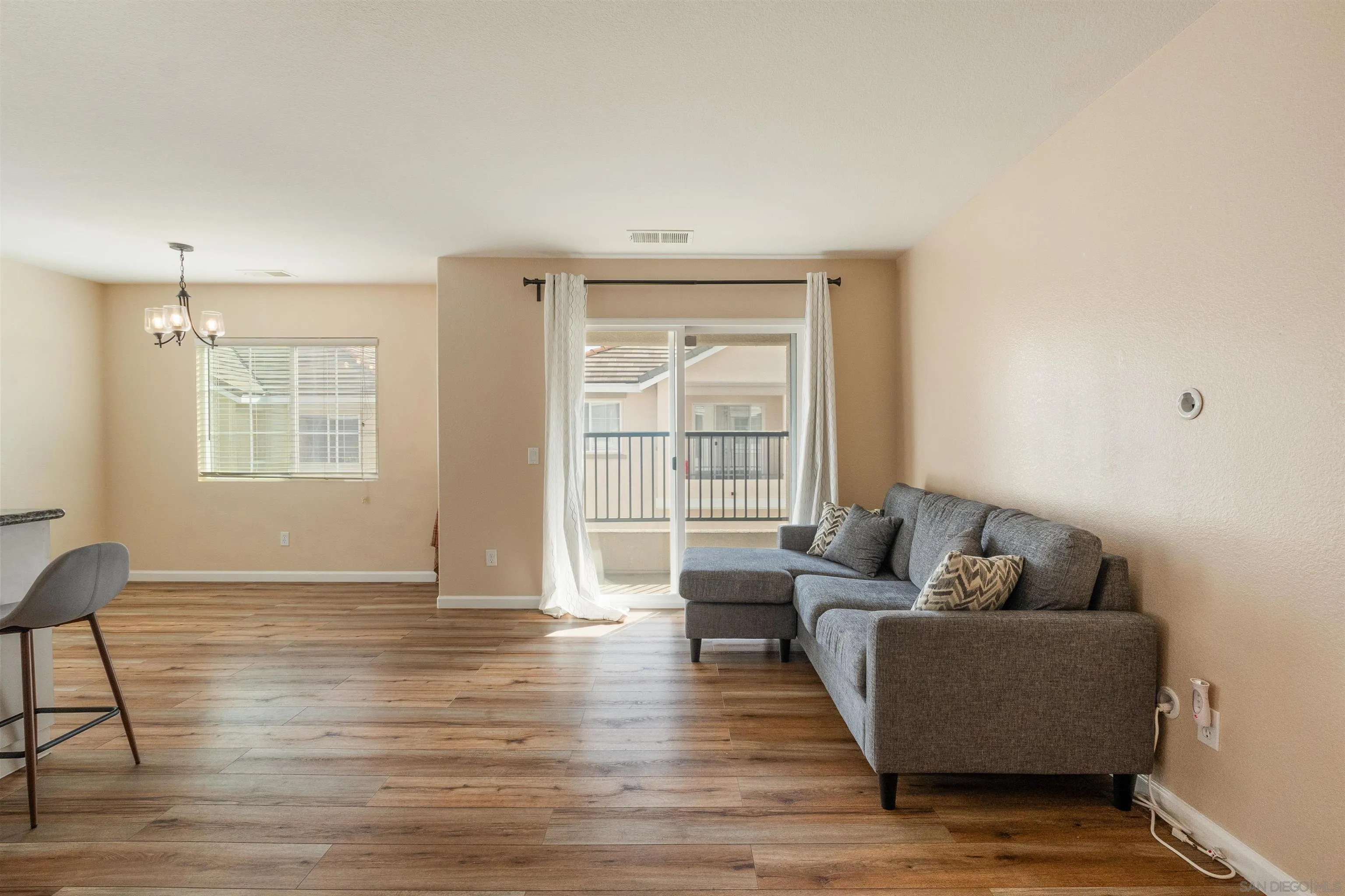Photo #5: 250041878 Listing 