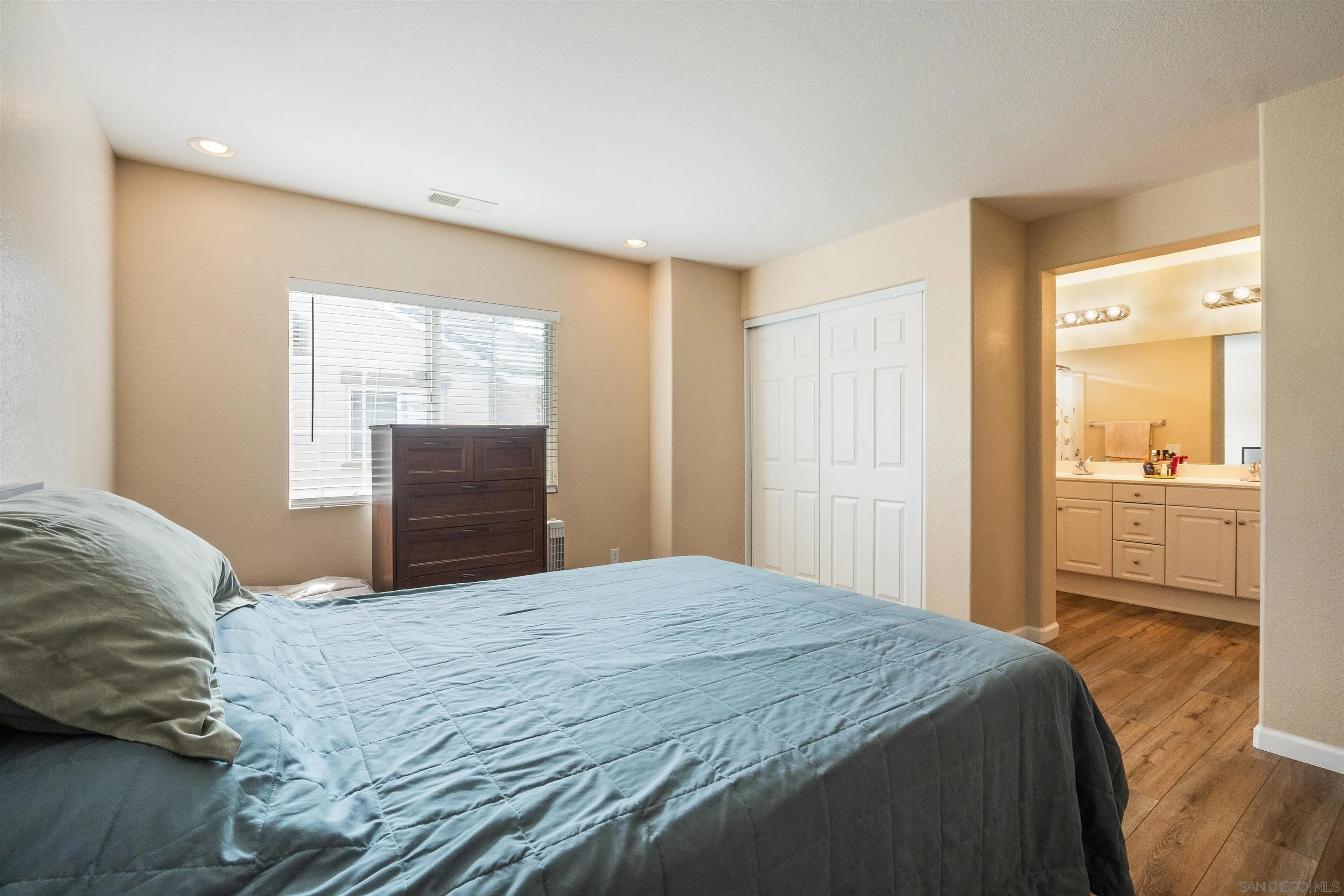 Photo #18: 250041878 Listing: Photo #18