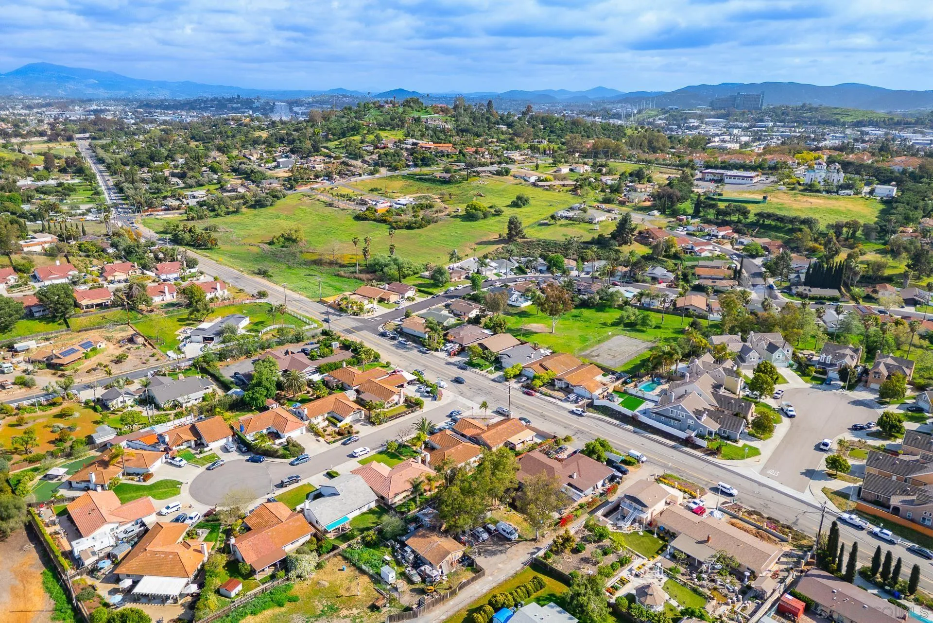 https://cdn.realtyfeed.com/cdn/127/250041879/3713b1a1dda3bc083007a8d819ae586c.webp