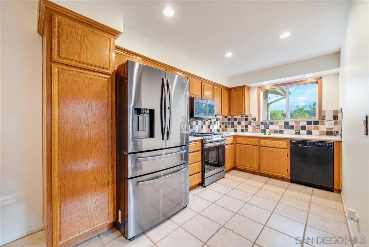 https://cdn.realtyfeed.com/cdn/127/250041879/6ee61c31497a5f3c99db83c5cd14c047.webp
