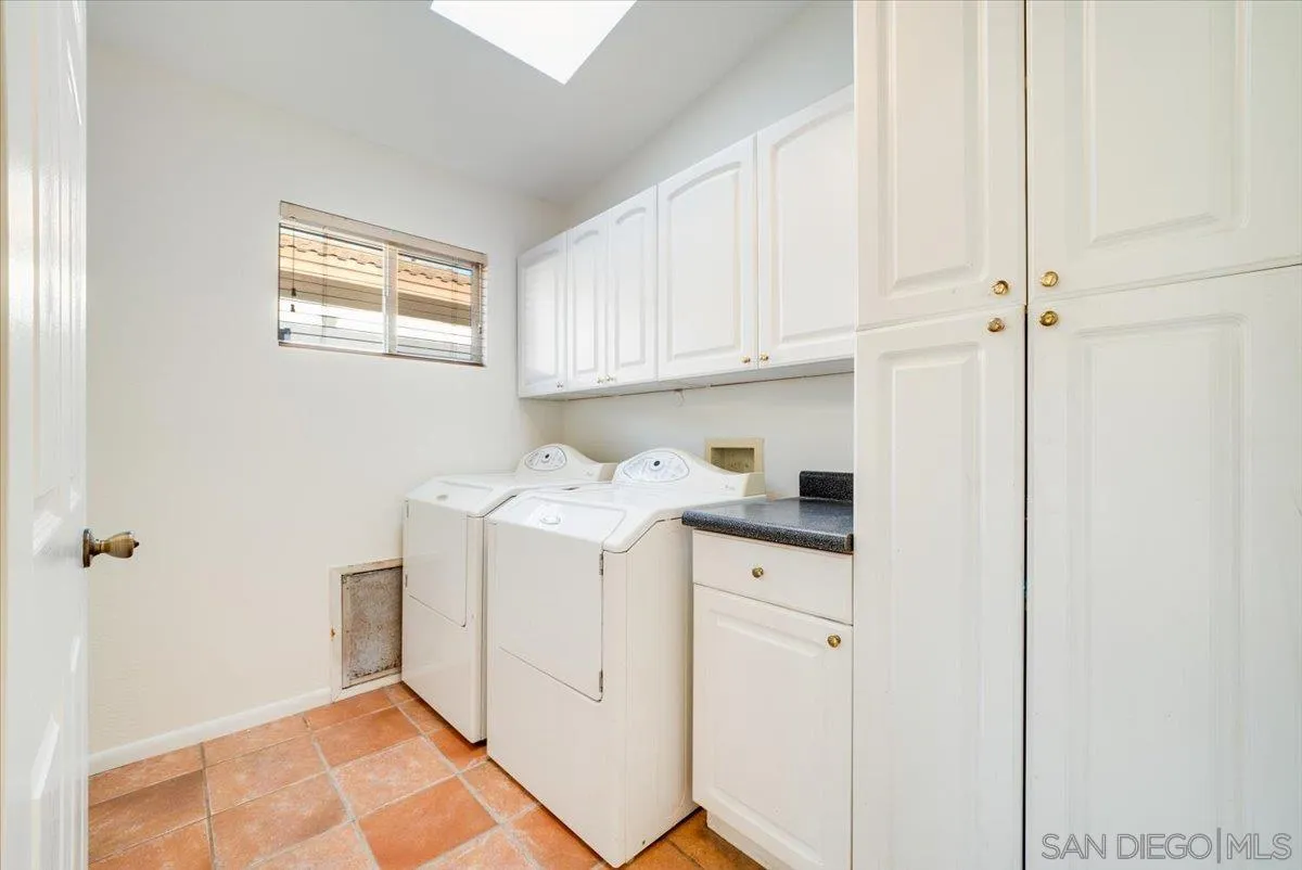 https://cdn.realtyfeed.com/cdn/127/250041879/def781d81d16cdb27d40e674acd81db1.webp