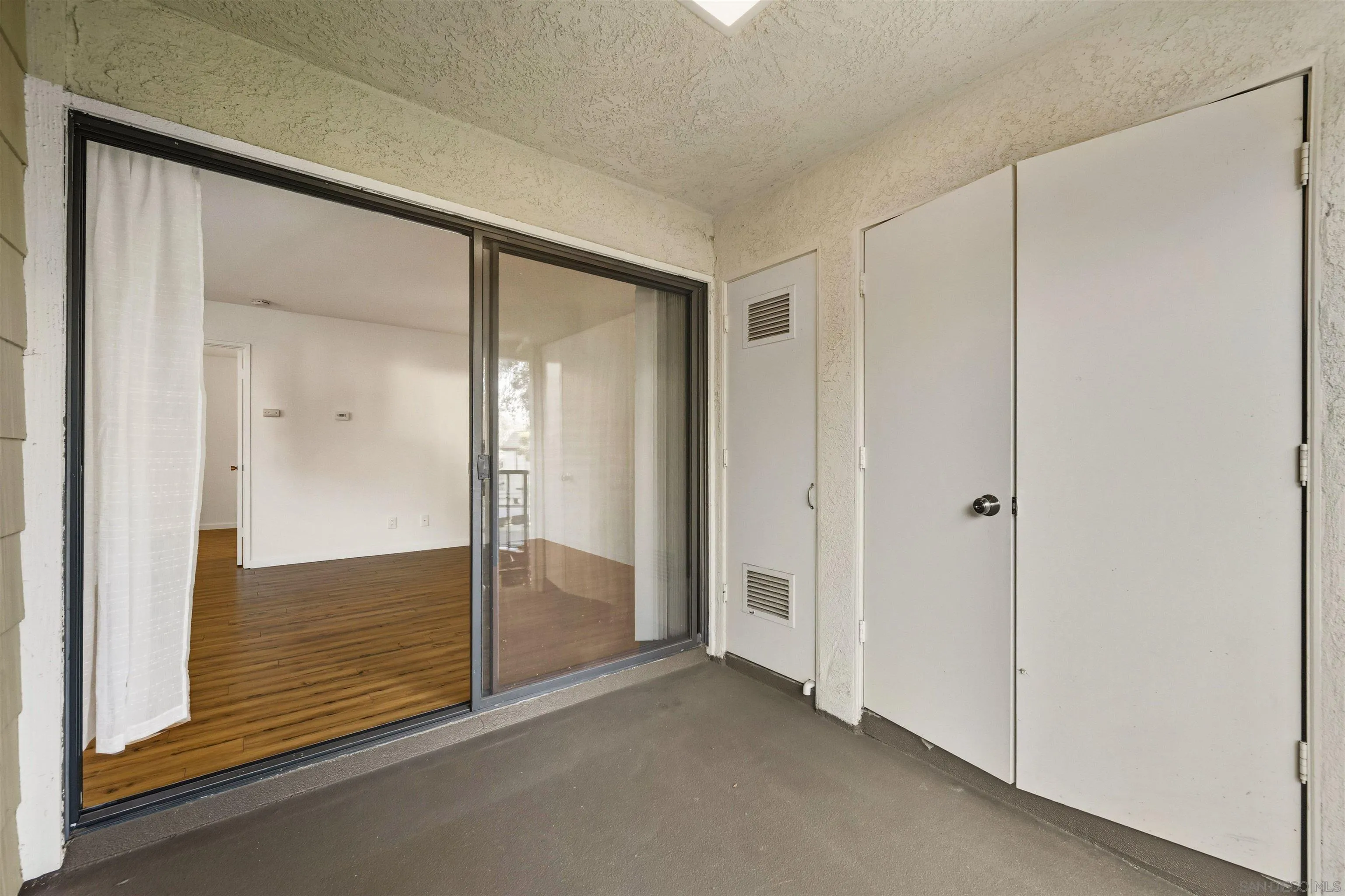 https://cdn.realtyfeed.com/cdn/127/250041880/d2bcf1d62a1e37b97e92f6af83277a87.webp