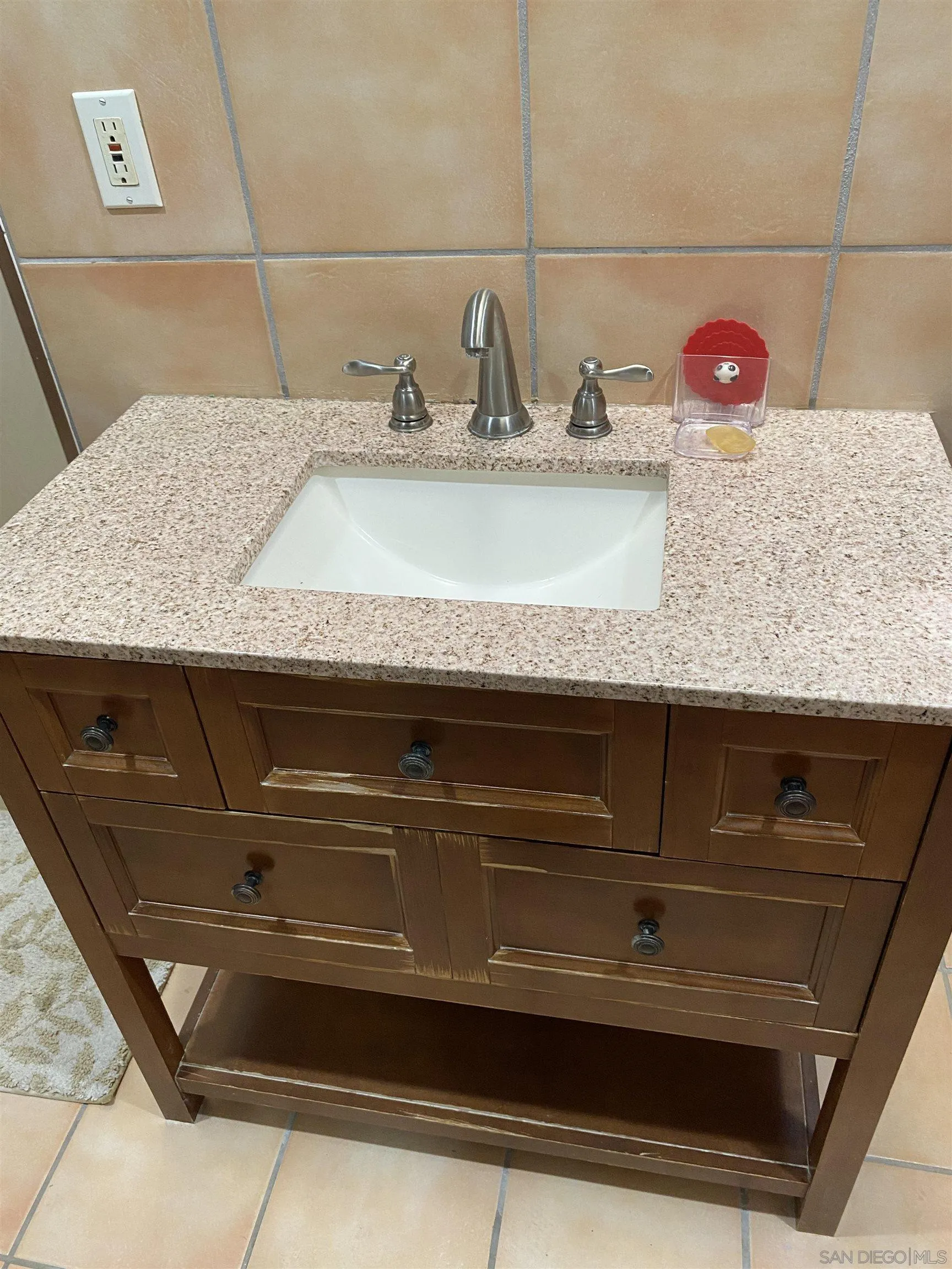 https://cdn.realtyfeed.com/cdn/127/250041882/d1981582fb1e8a84d711ee8f4c7f0b88.webp