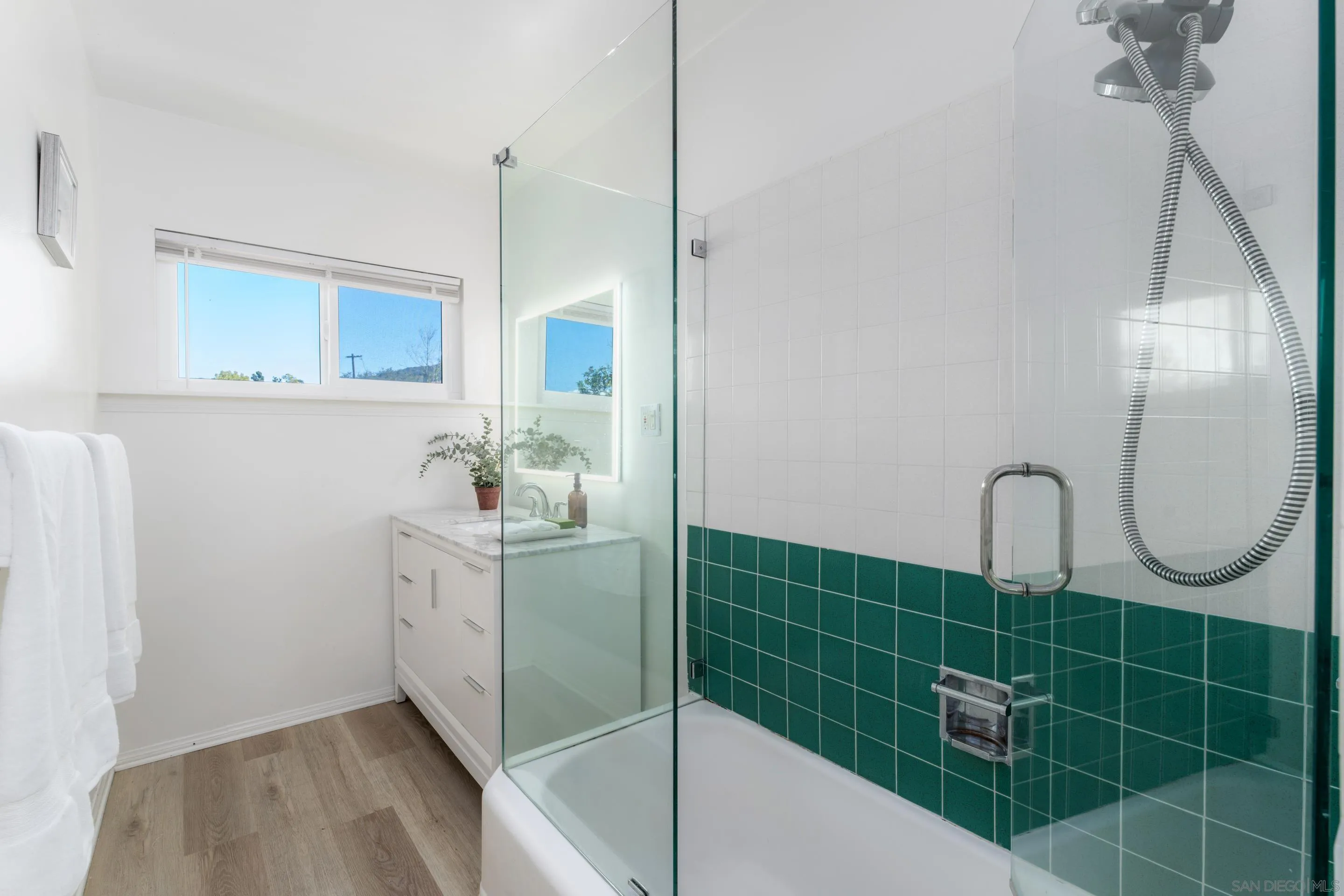 https://cdn.realtyfeed.com/cdn/127/250041883/1ba6cd1b38f3108f90fcb9734baf8d3e.webp