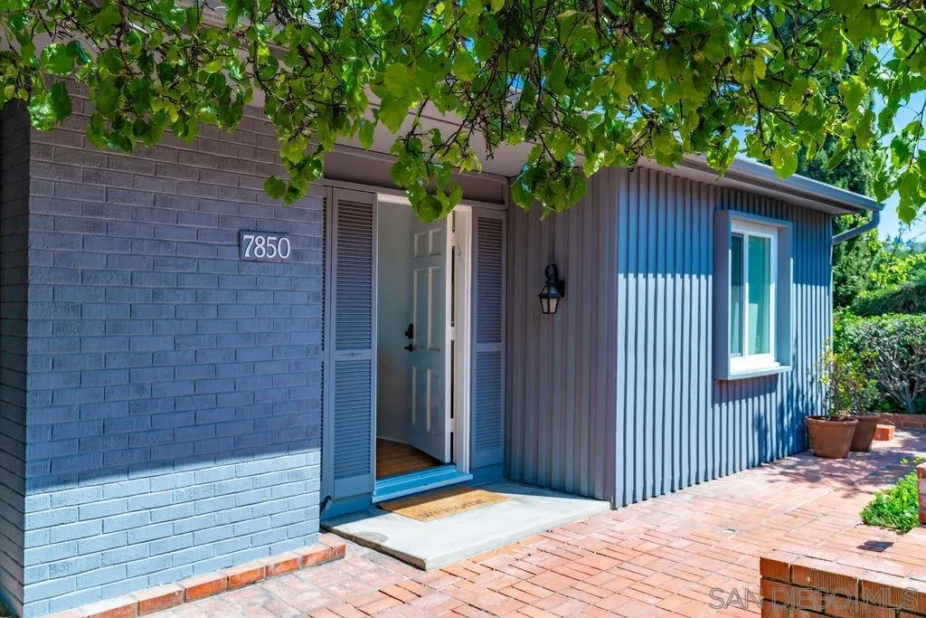 https://cdn.realtyfeed.com/cdn/127/250041883/831b490d55dba79f53813007fc5fe90b.webp