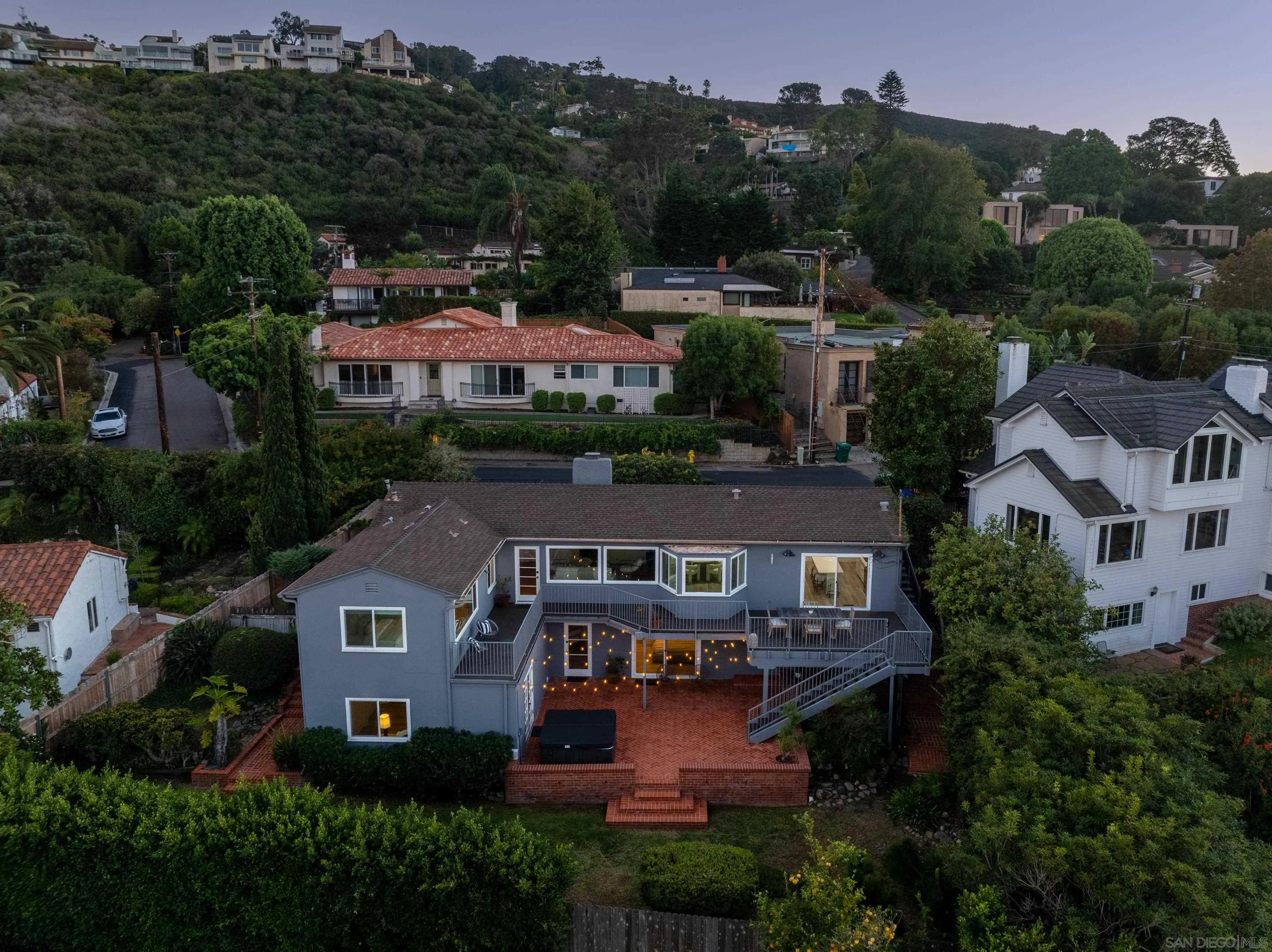 https://cdn.realtyfeed.com/cdn/127/250041883/dbe0eac6042a0dc75fe5fdb55ff93461.webp