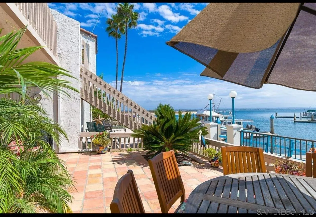 6675 Paseo Del Norte UNIT B, Carlsbad, CA, 92011