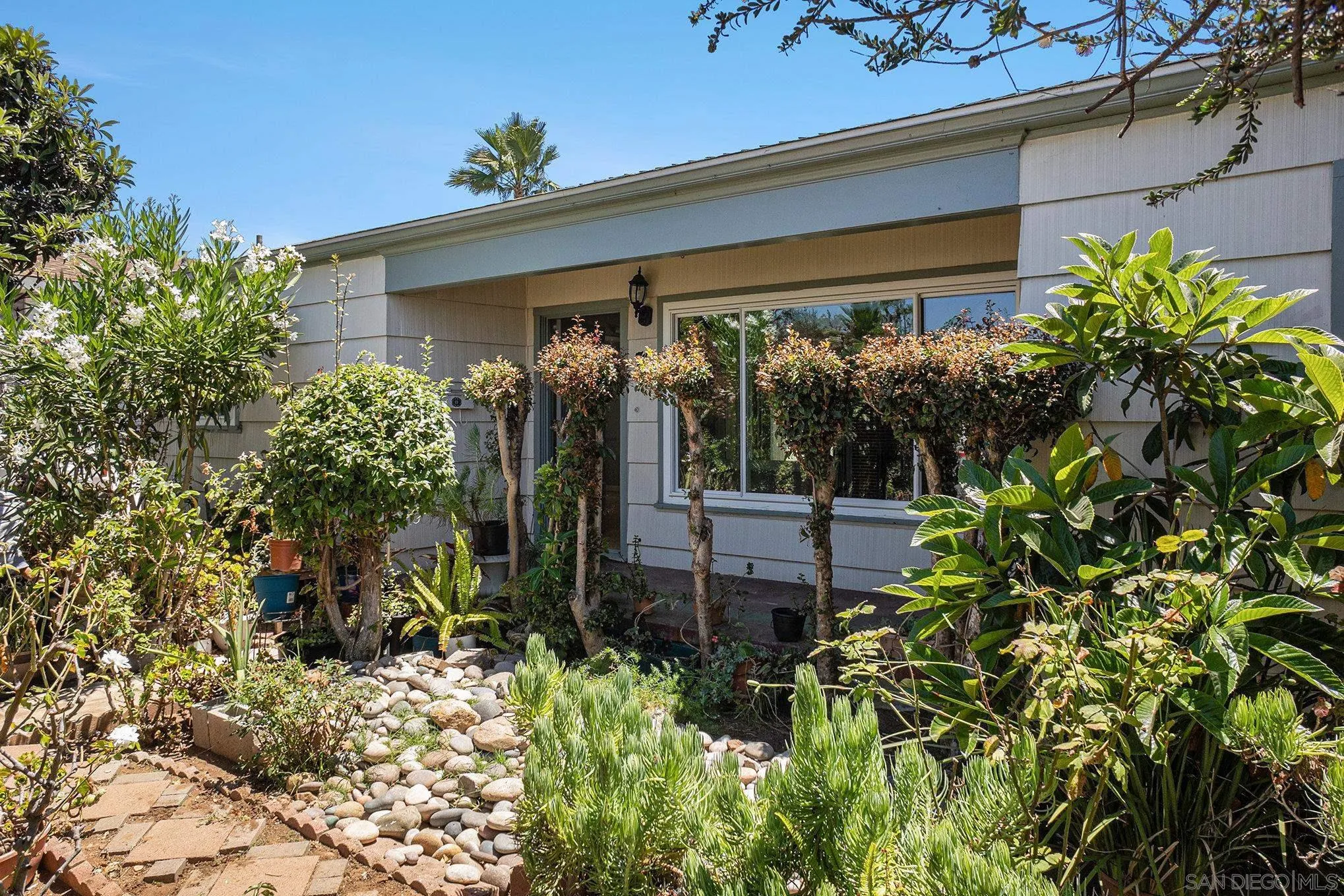 https://cdn.realtyfeed.com/cdn/127/250041889/e37bdb5ebf3510250a7d2f6fde2b3f28.webp