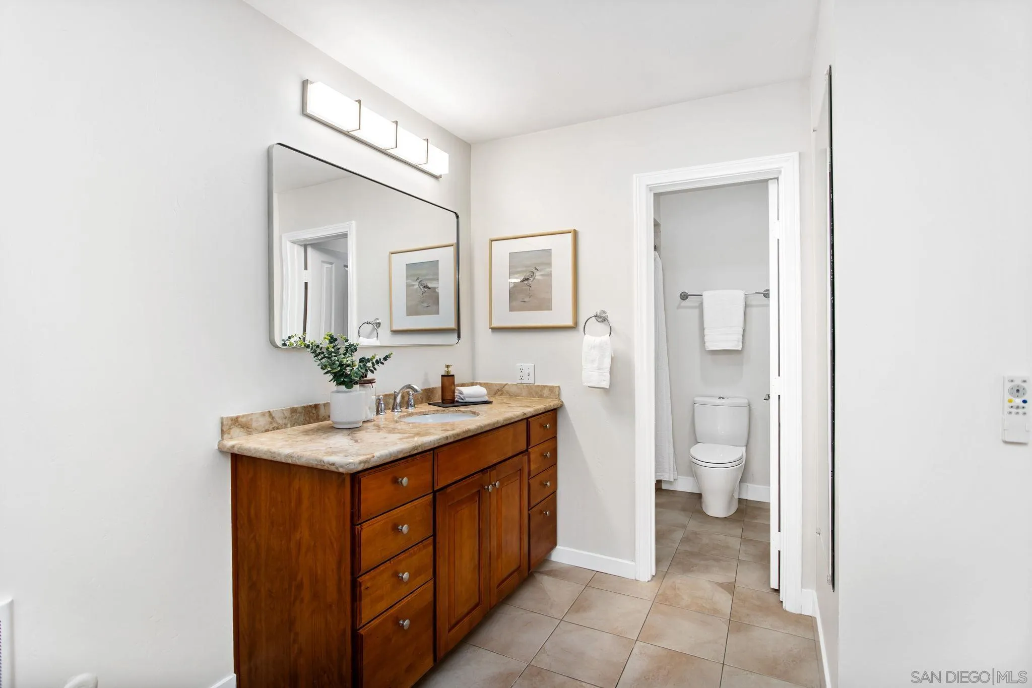 https://cdn.realtyfeed.com/cdn/127/250041891/4c3d1210674bb5aa221681377d57a46c.webp