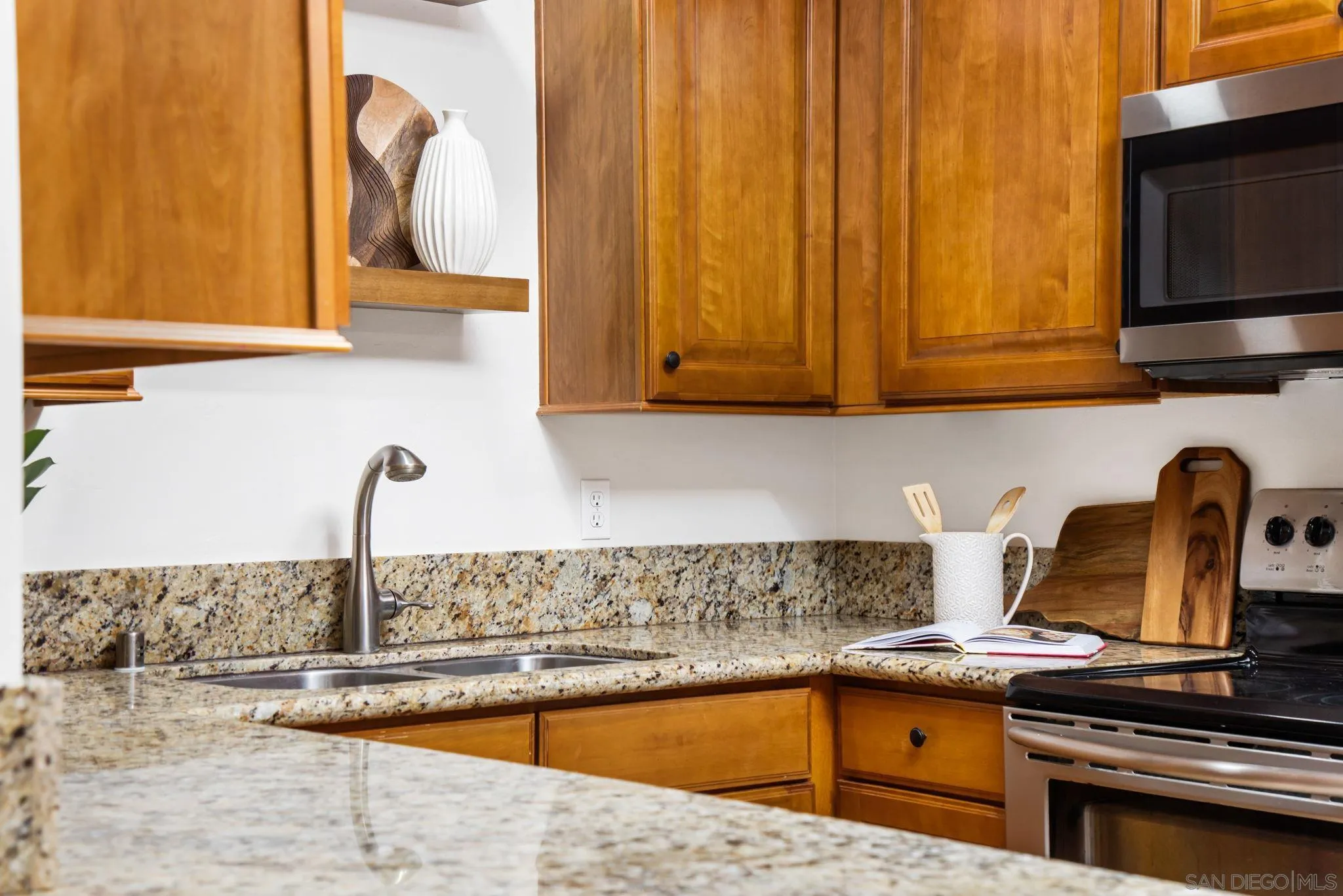 https://cdn.realtyfeed.com/cdn/127/250041891/a39aef38bdf06d50fa20e0a5501b6c7c.webp