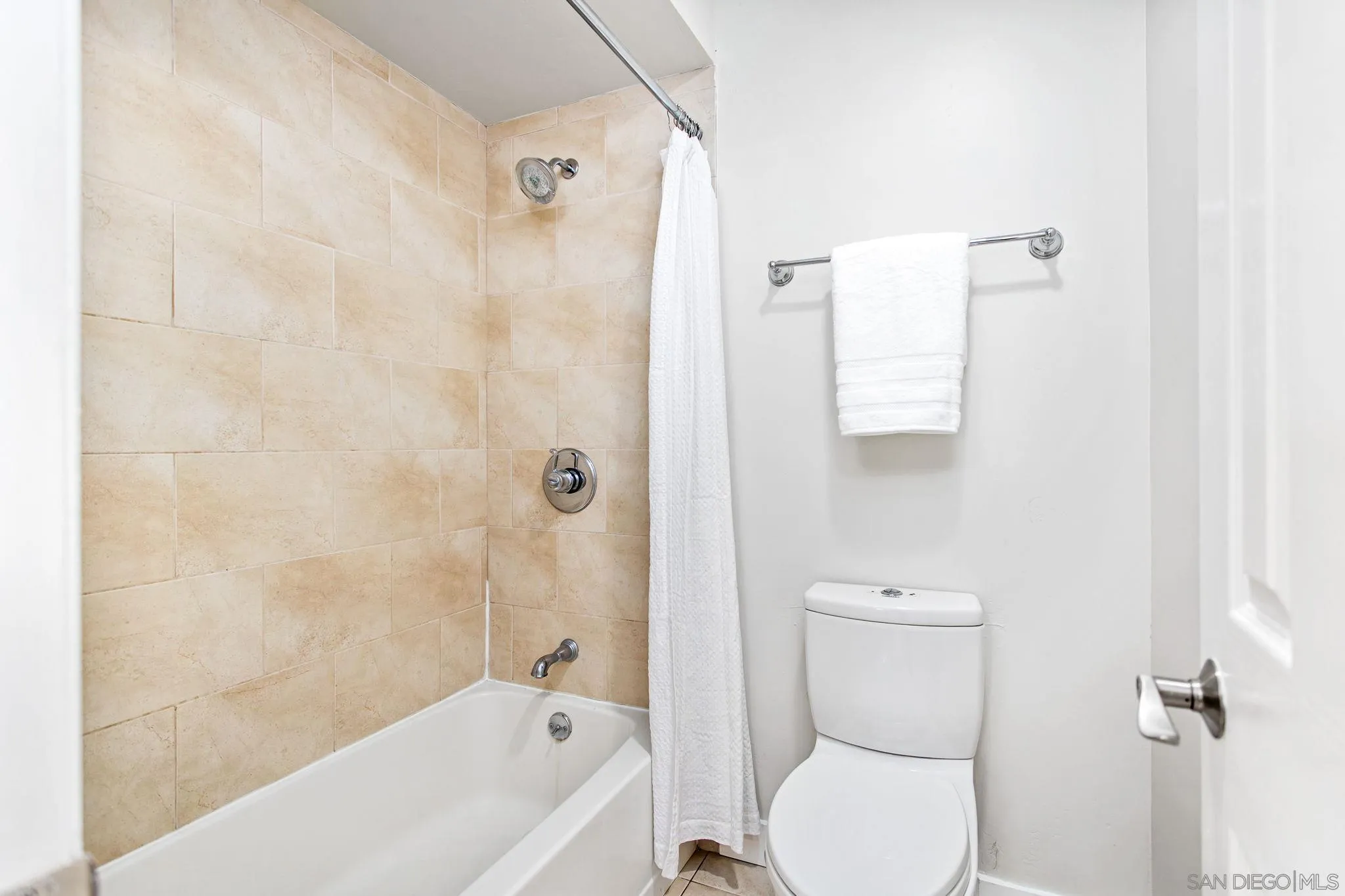 https://cdn.realtyfeed.com/cdn/127/250041891/e6d7ccedefce76740de1b849e8e4718a.webp