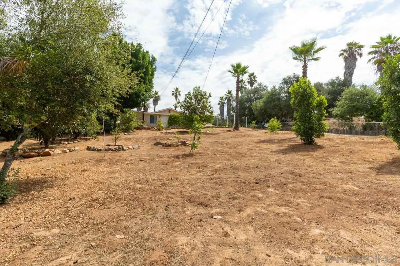 https://cdn.realtyfeed.com/cdn/127/250041892/2326fb7dbfc45ad9e21f26c43bd4720f.webp
