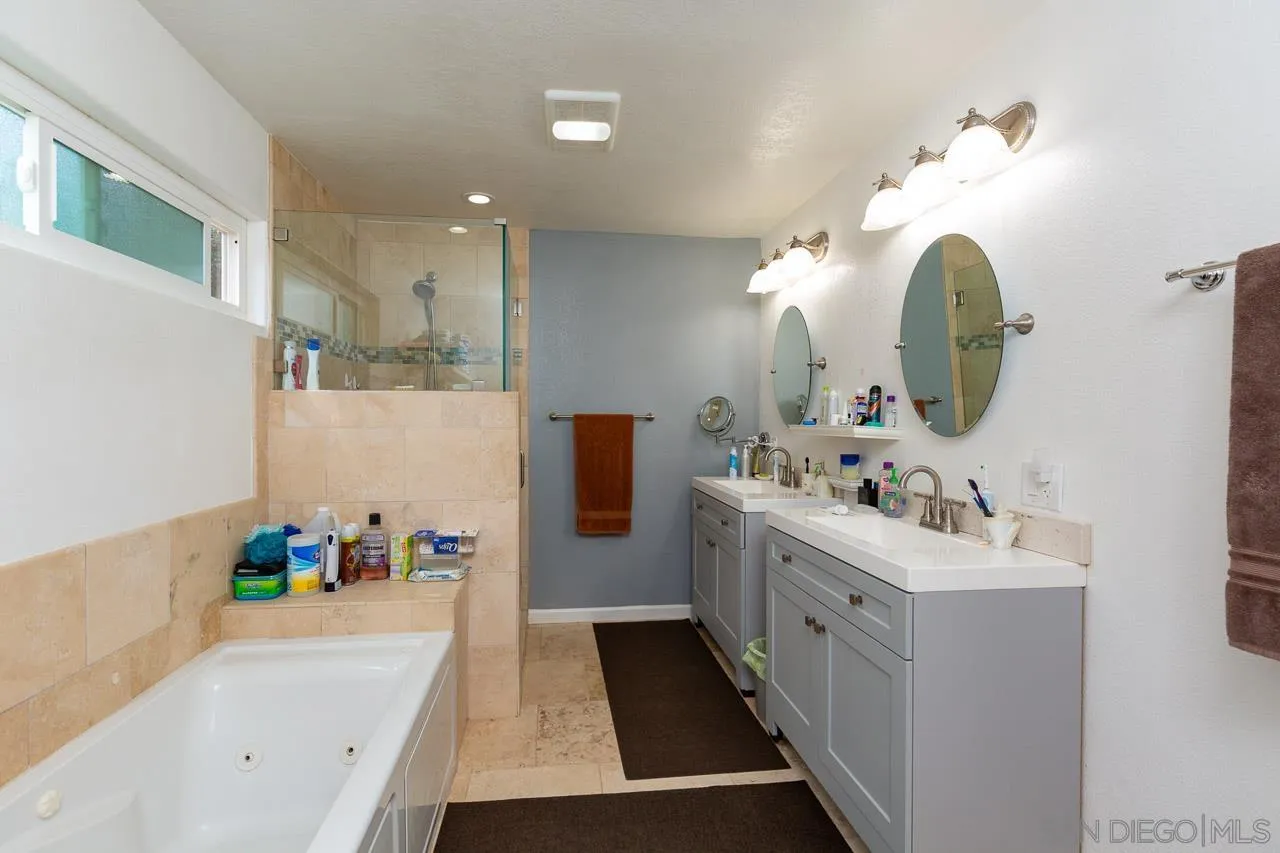 https://cdn.realtyfeed.com/cdn/127/250041892/8afc679d9c2c1f46dca5960969b29d31.webp