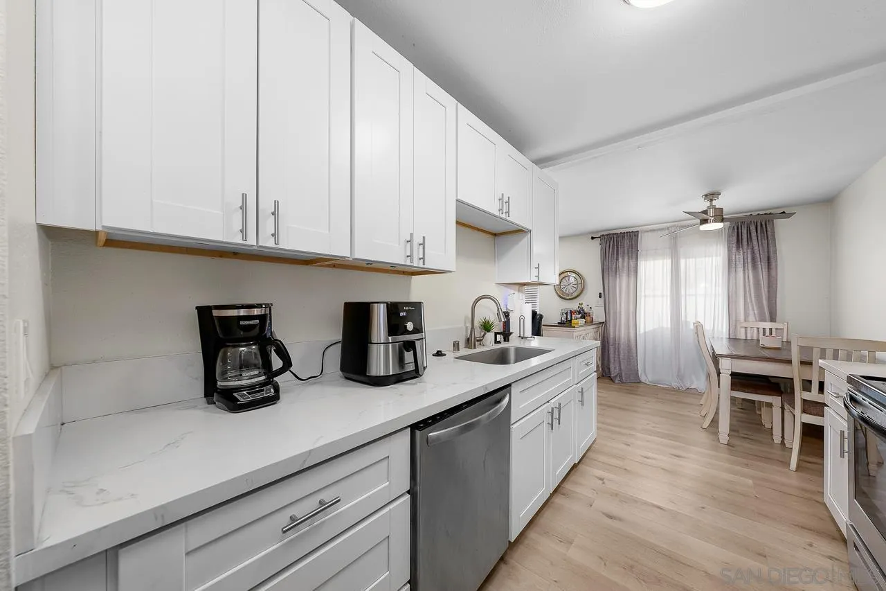 https://cdn.realtyfeed.com/cdn/127/250041895/076bd40b79d8c48c4afbcb3a2ae886f3.webp