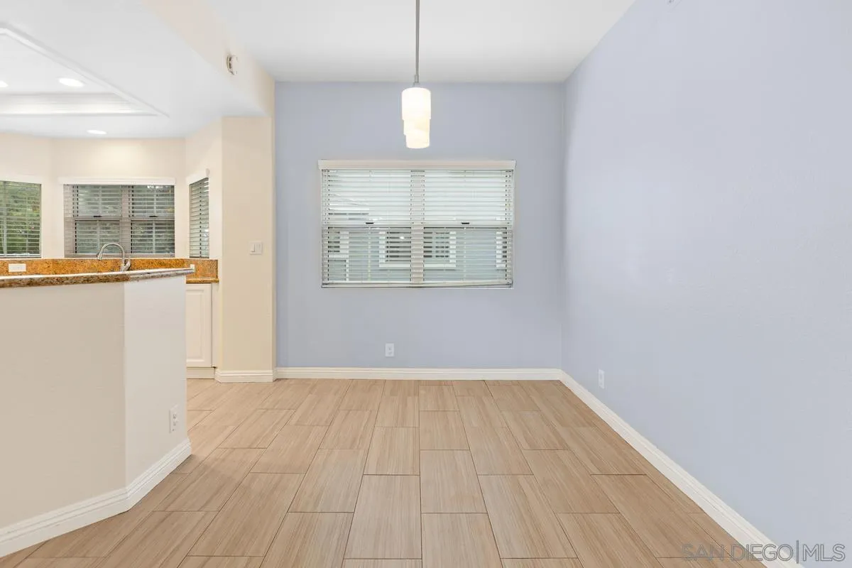 Photo #7: 250041896 Listing: Photo #7