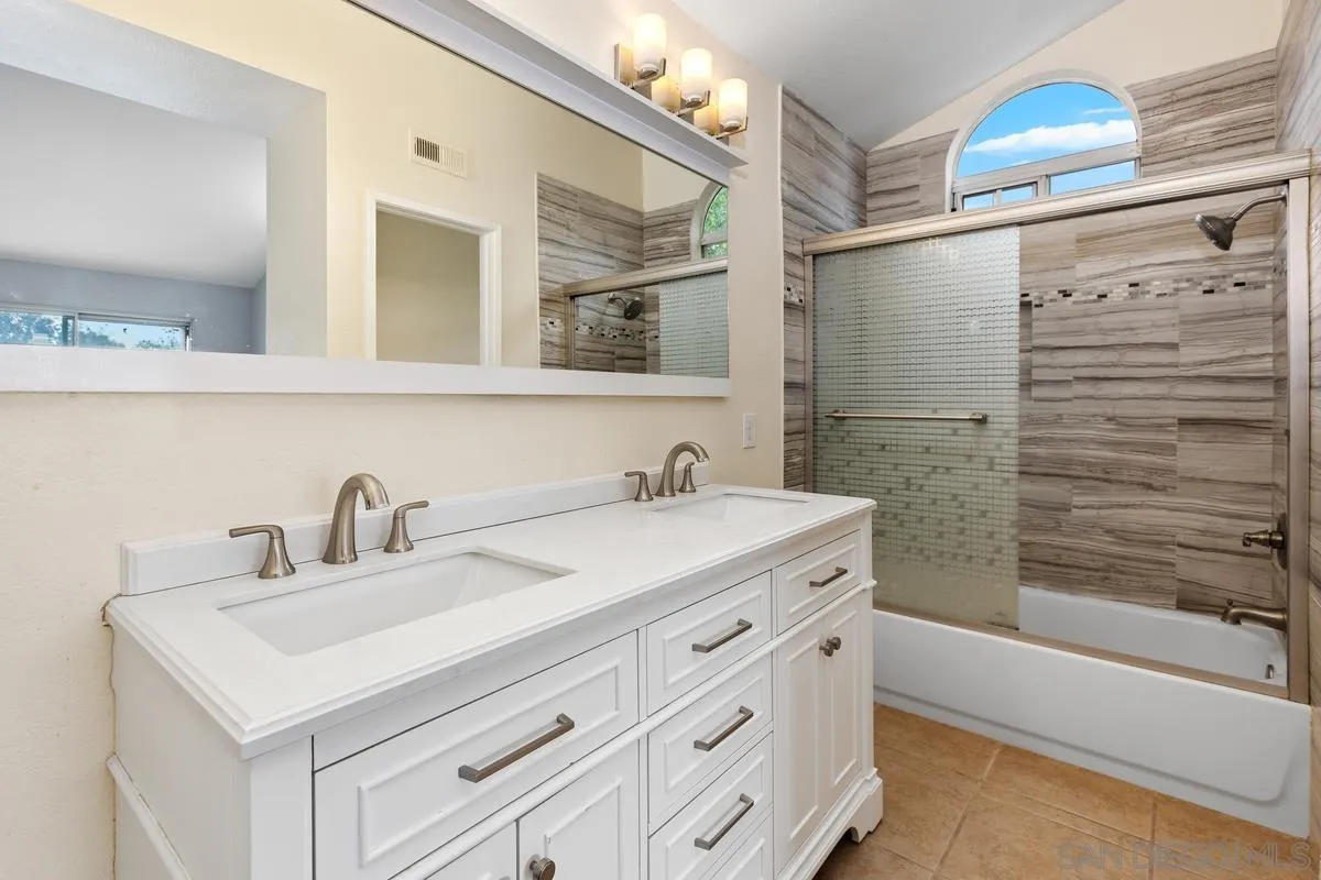 Photo #17: 250041896 Listing: Photo #17