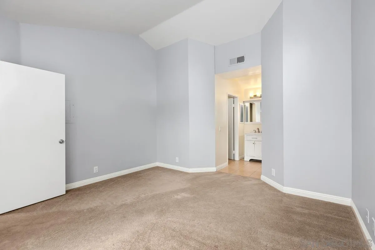 Photo #15: 250041896 Listing: Photo #15