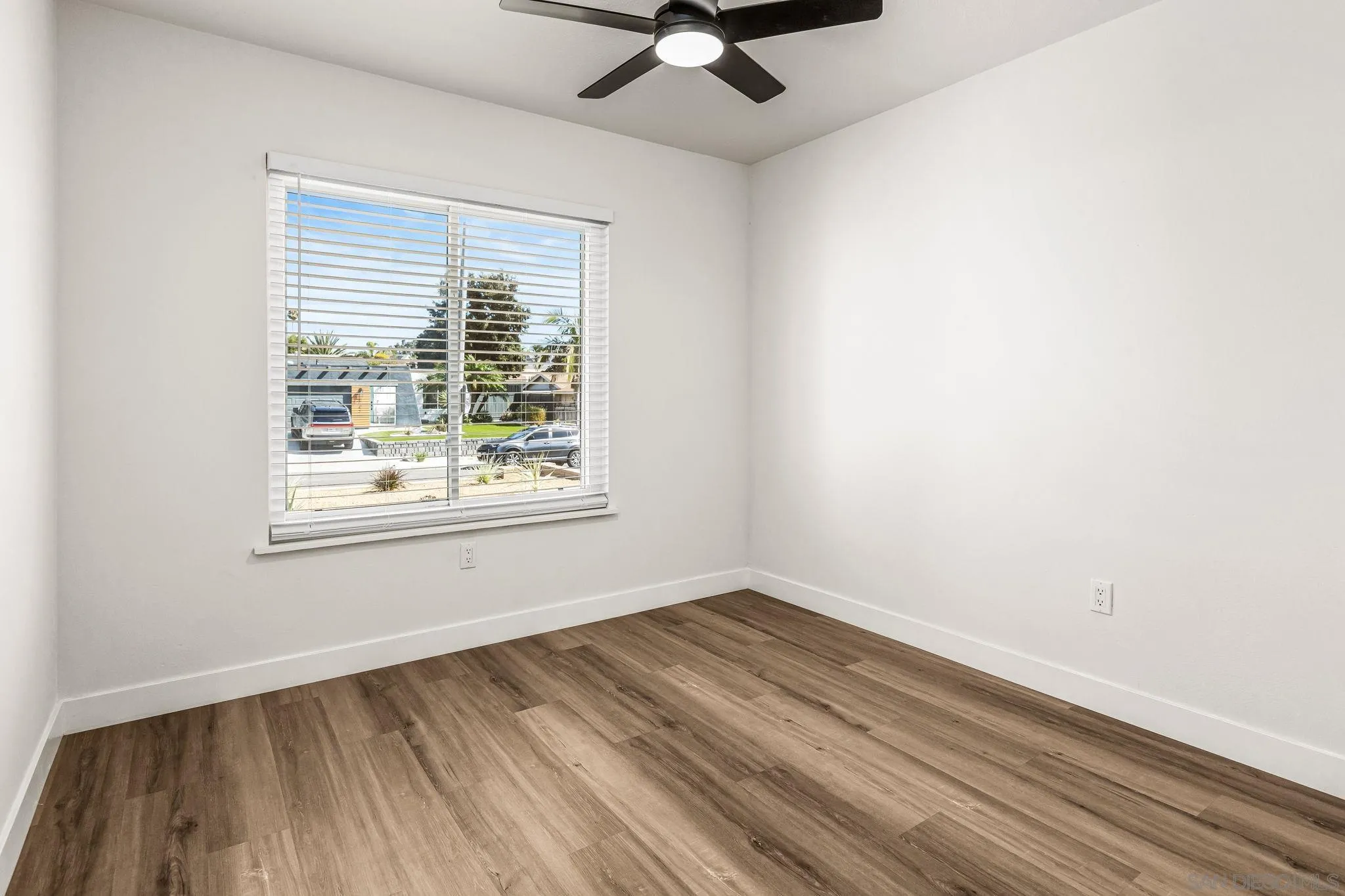 https://cdn.realtyfeed.com/cdn/127/250041898/219a1055683abf28f07fa56d16abfc15.webp