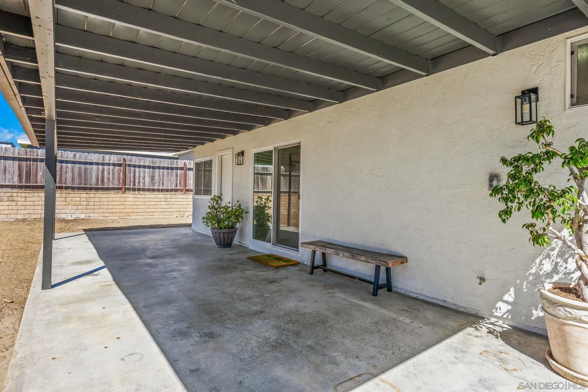 https://cdn.realtyfeed.com/cdn/127/250041898/ccf10a84651aa38293bfde86171638c5.webp