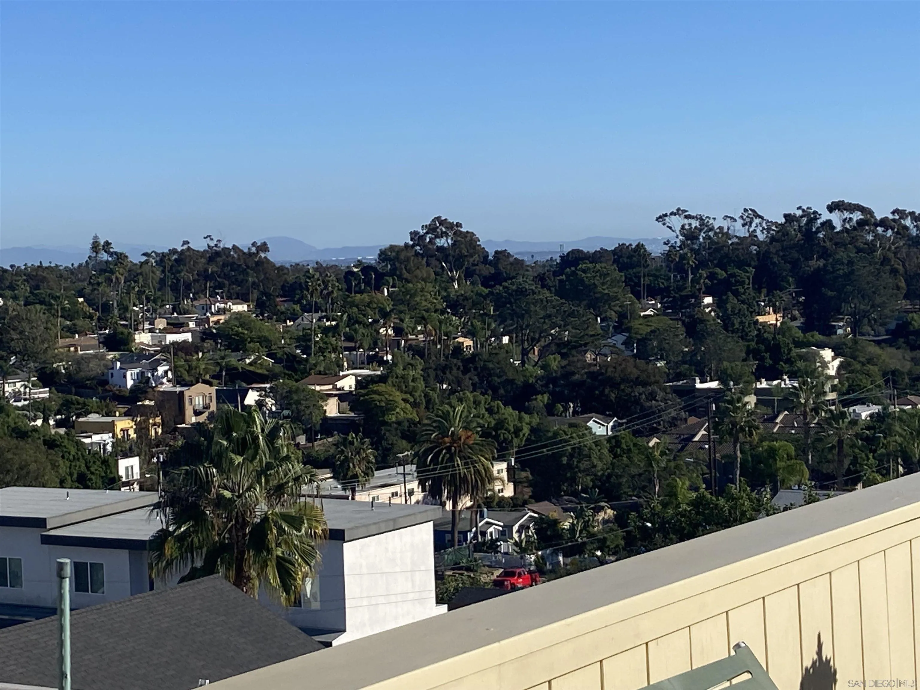 https://cdn.realtyfeed.com/cdn/127/250041900/64db720eaf89b9d2ed68f966b990eb32.webp