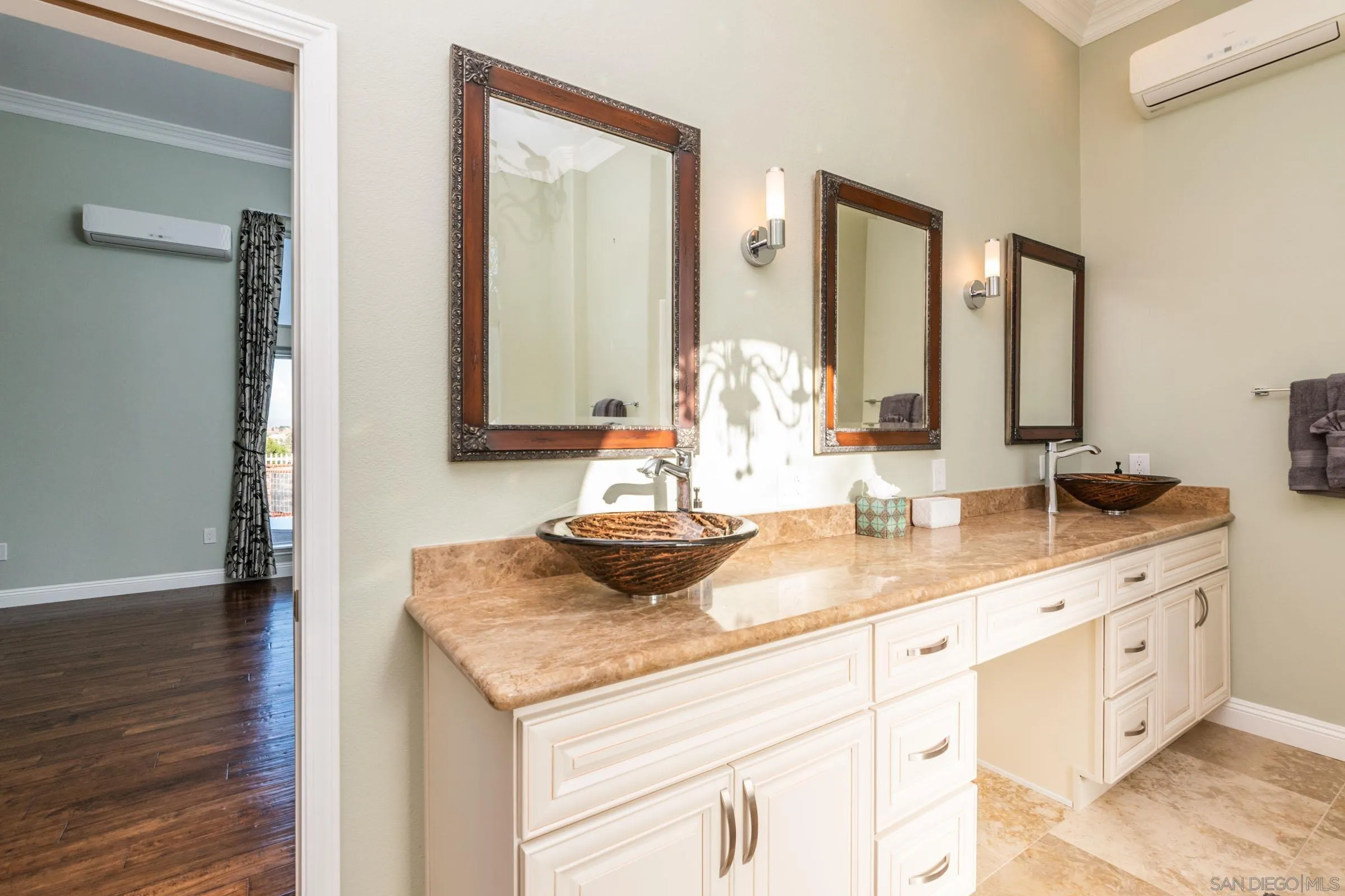 https://cdn.realtyfeed.com/cdn/127/250041901/1bd970bd98cc7c46e9b0adcbf8cb2e9c.webp
