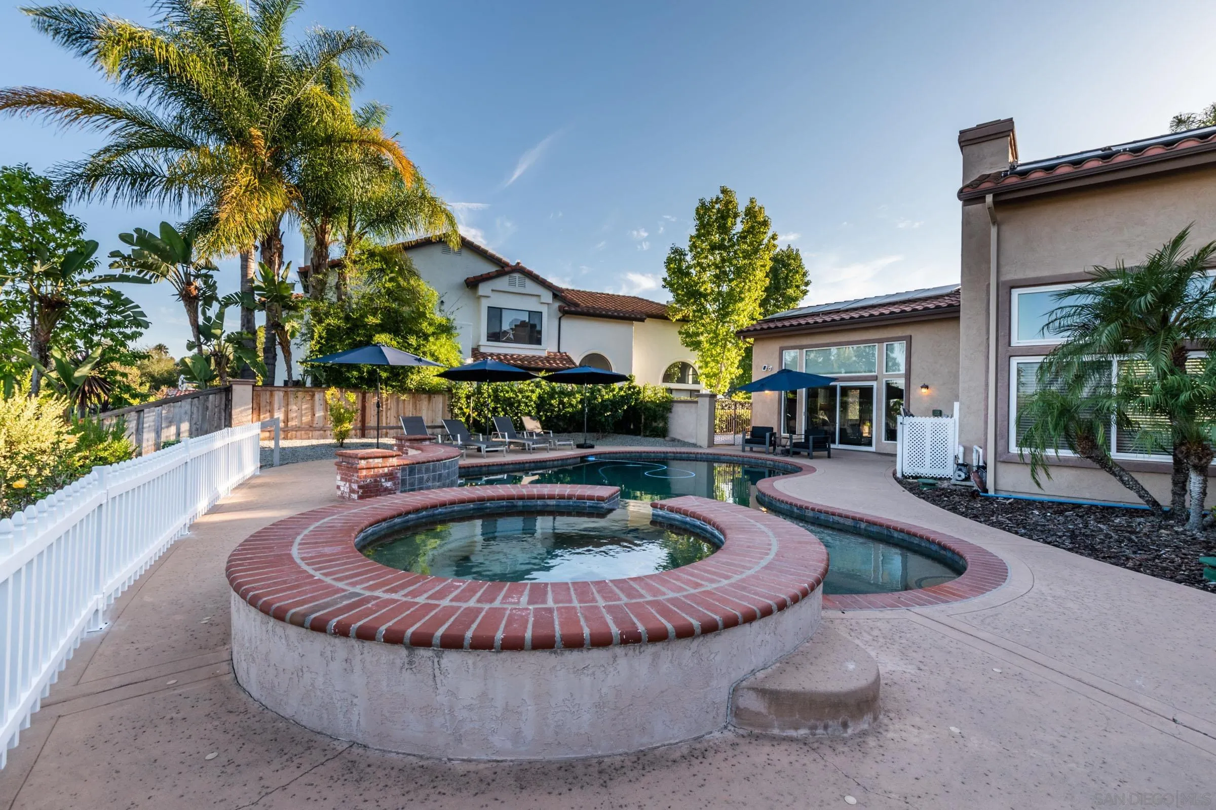 https://cdn.realtyfeed.com/cdn/127/250041901/2fa7a046a8b2e70938bb66dd0492f852.webp