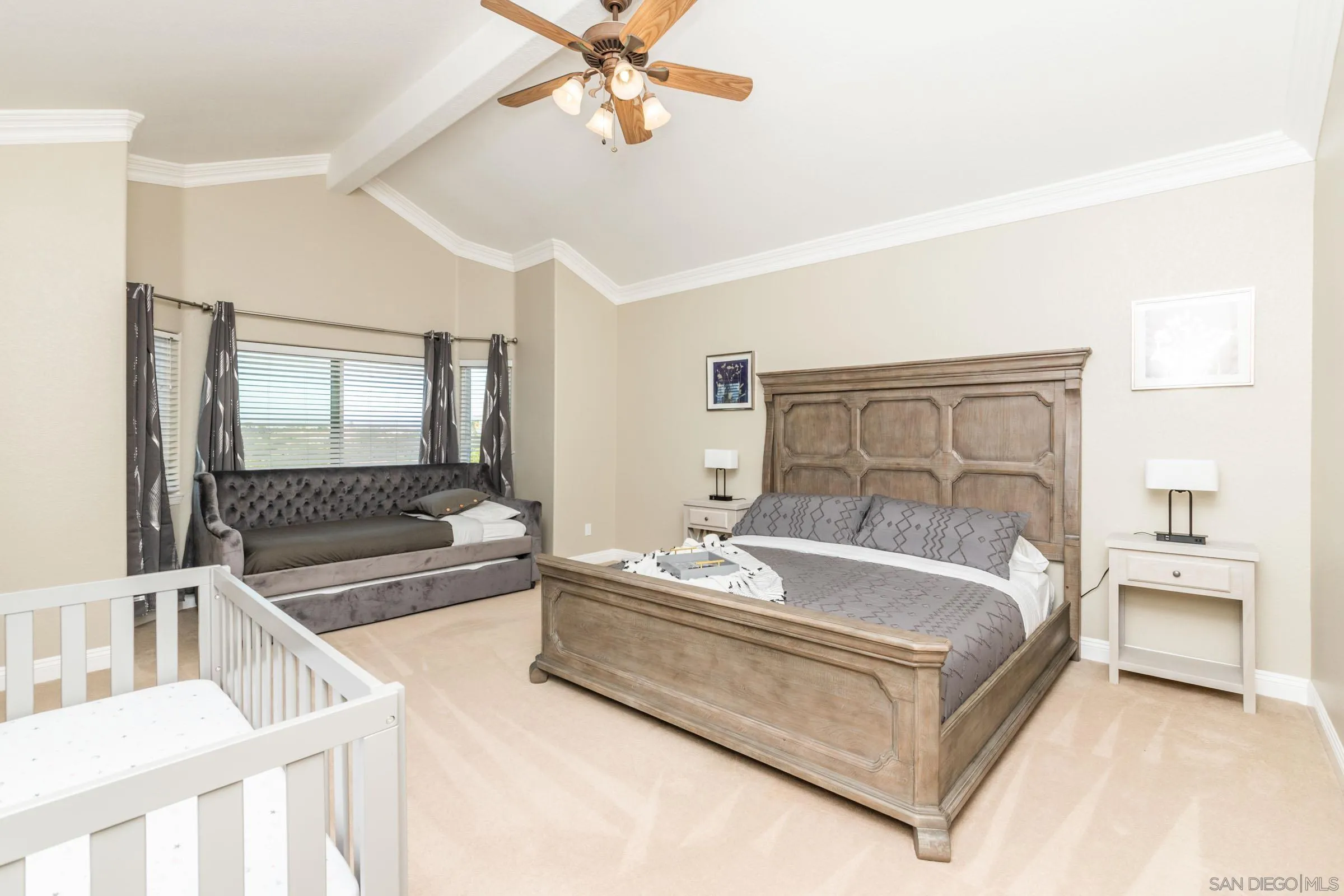 https://cdn.realtyfeed.com/cdn/127/250041901/445245c2810dba2a592fd3ba3f127dd2.webp