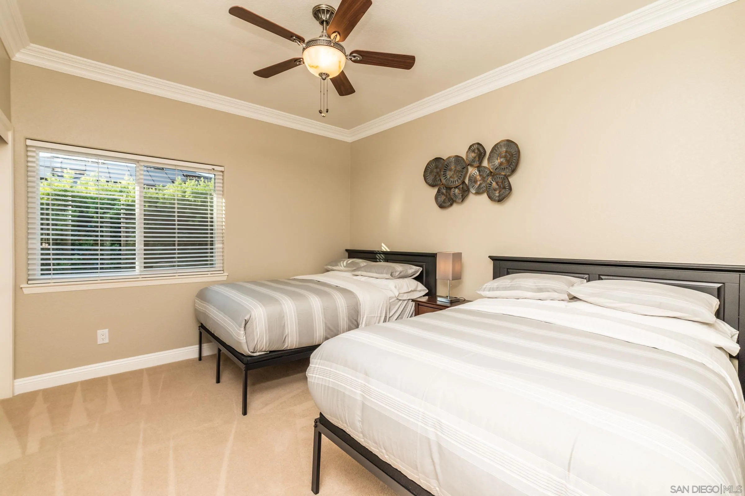 https://cdn.realtyfeed.com/cdn/127/250041901/469fb8604c950ebc373e67a3196a8d57.webp