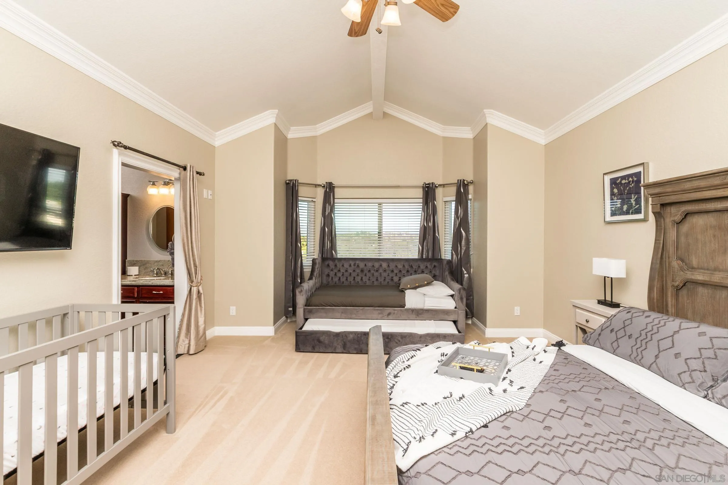 https://cdn.realtyfeed.com/cdn/127/250041901/59a4049b4780e758cc572814694aa1b2.webp