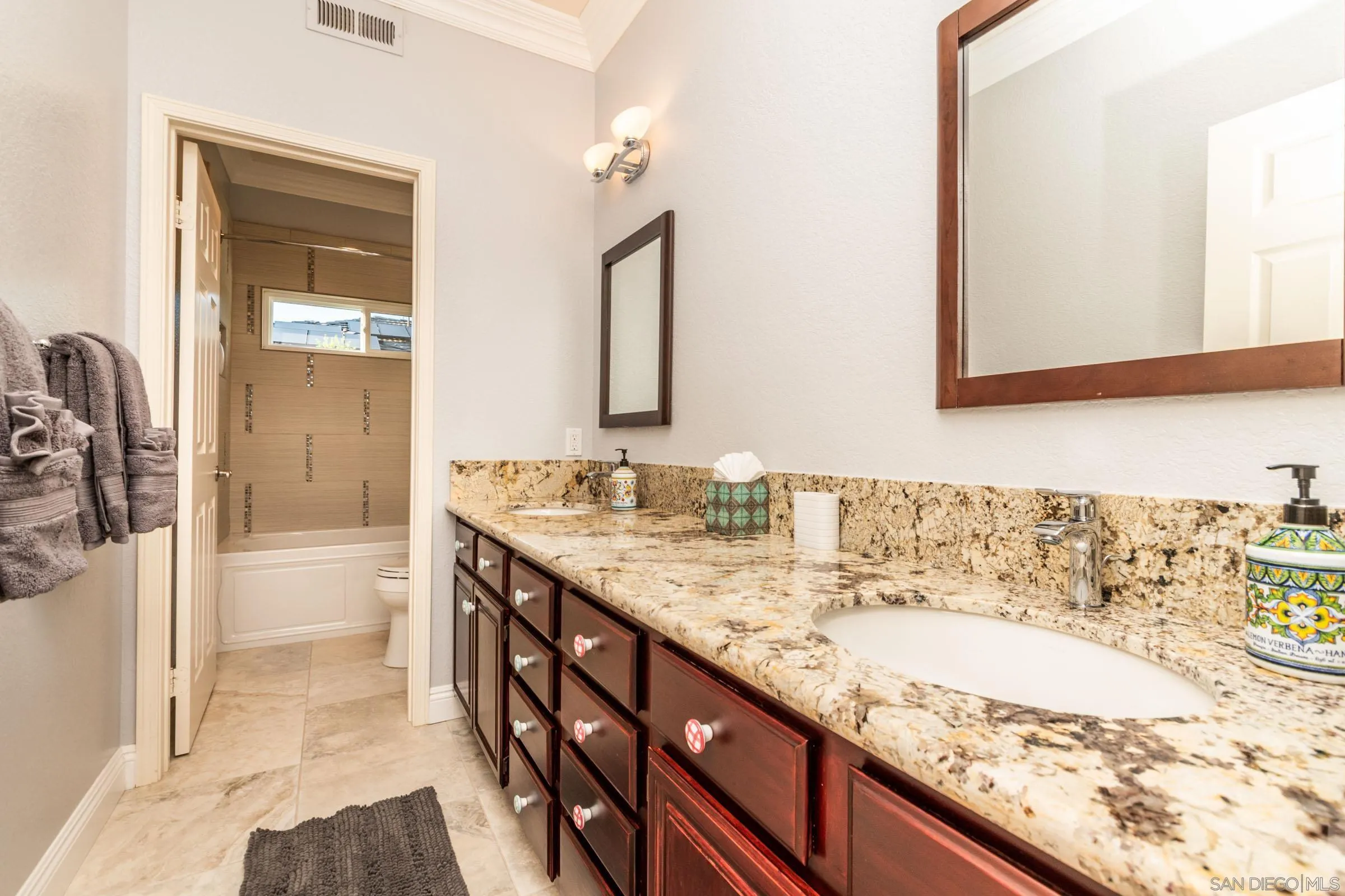 https://cdn.realtyfeed.com/cdn/127/250041901/72b6ed9c289af1a9c24825a7d984cd3e.webp