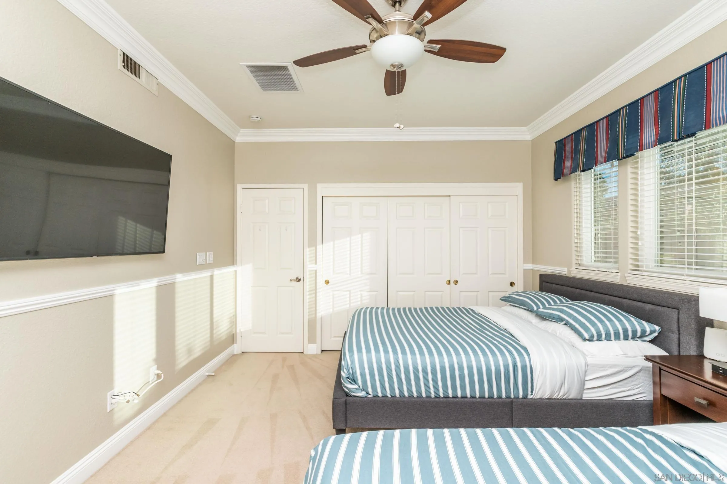 https://cdn.realtyfeed.com/cdn/127/250041901/d902626a32d1adeb5571d9f316fd8697.webp