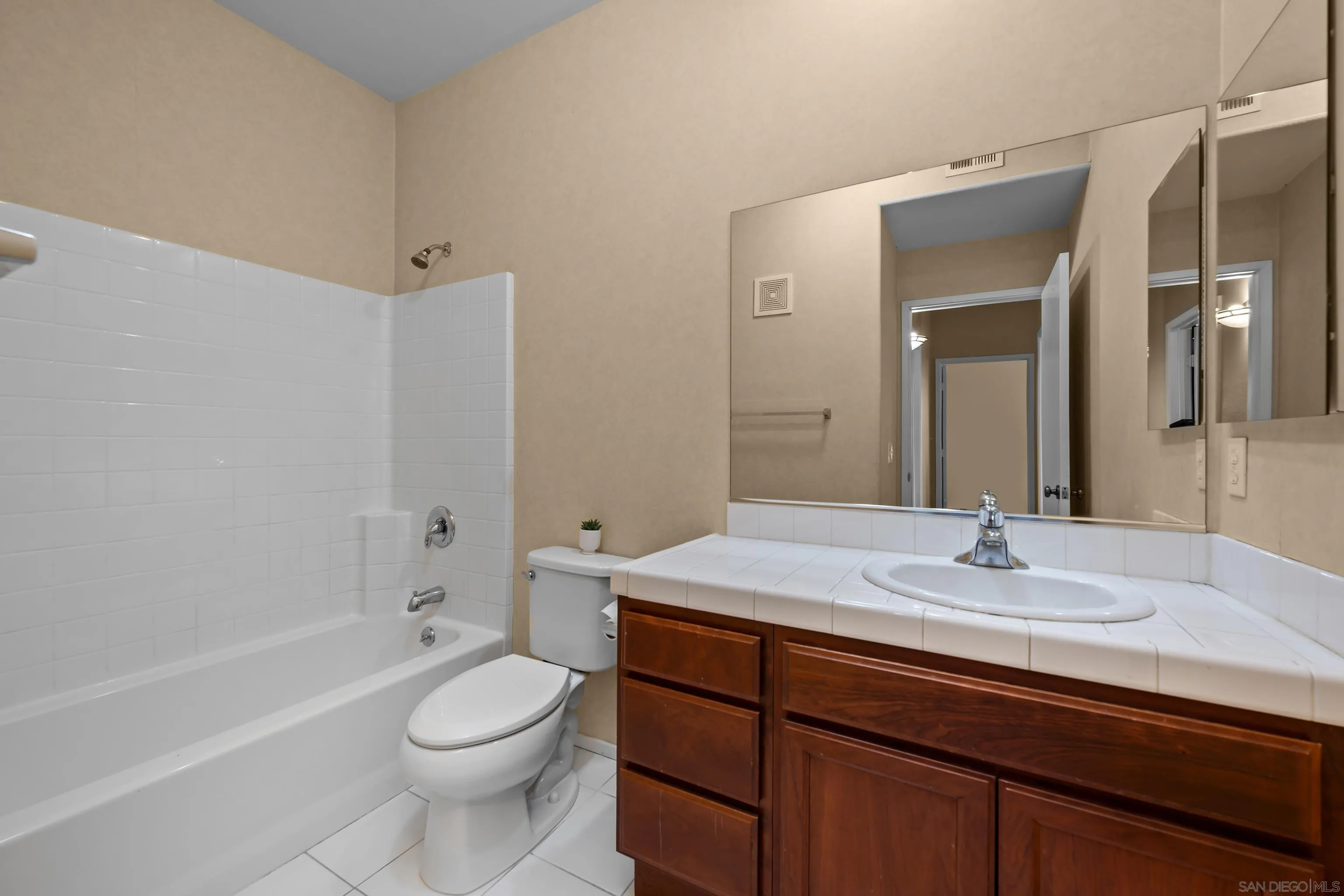 Photo #25: 250041907 Listing: Photo #25