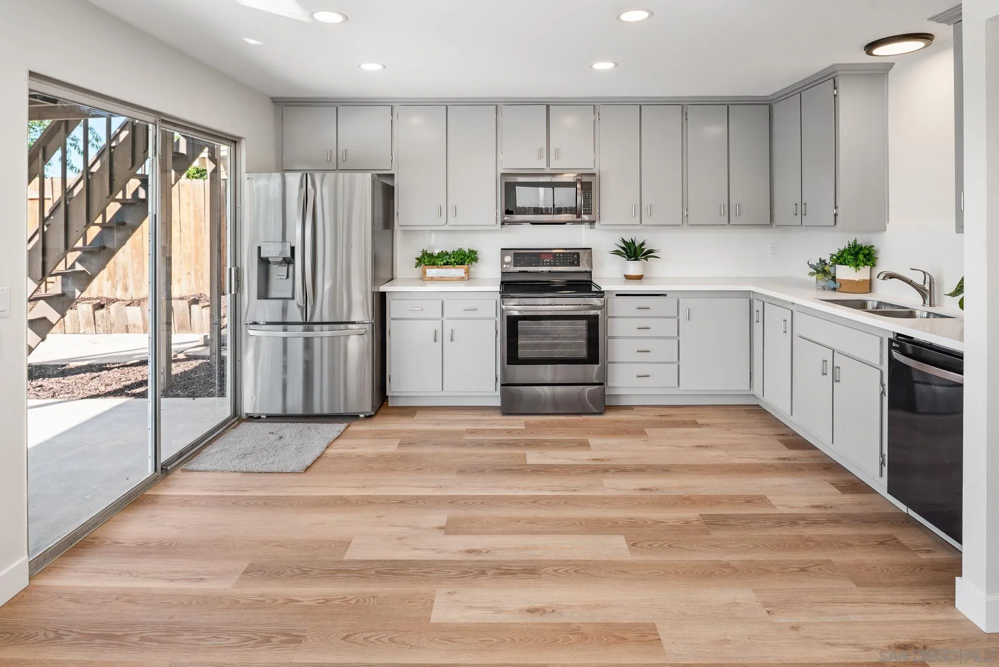 https://cdn.realtyfeed.com/cdn/127/250041908/5da4ac4dbf024779a51cea0ddbc0e72b.webp