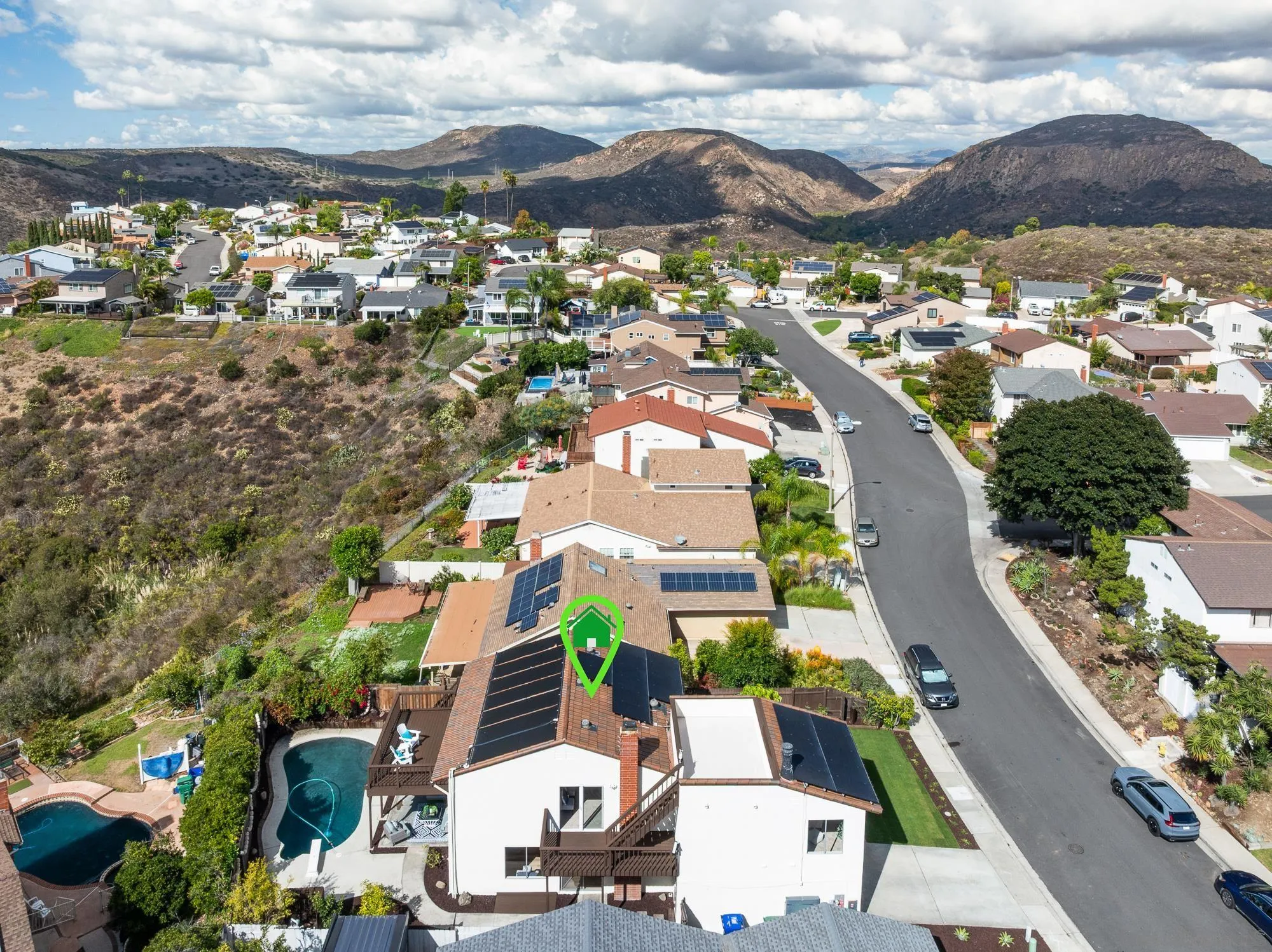 https://cdn.realtyfeed.com/cdn/127/250041908/cfc74a7b8696af6218ff955cf4b8222c.webp