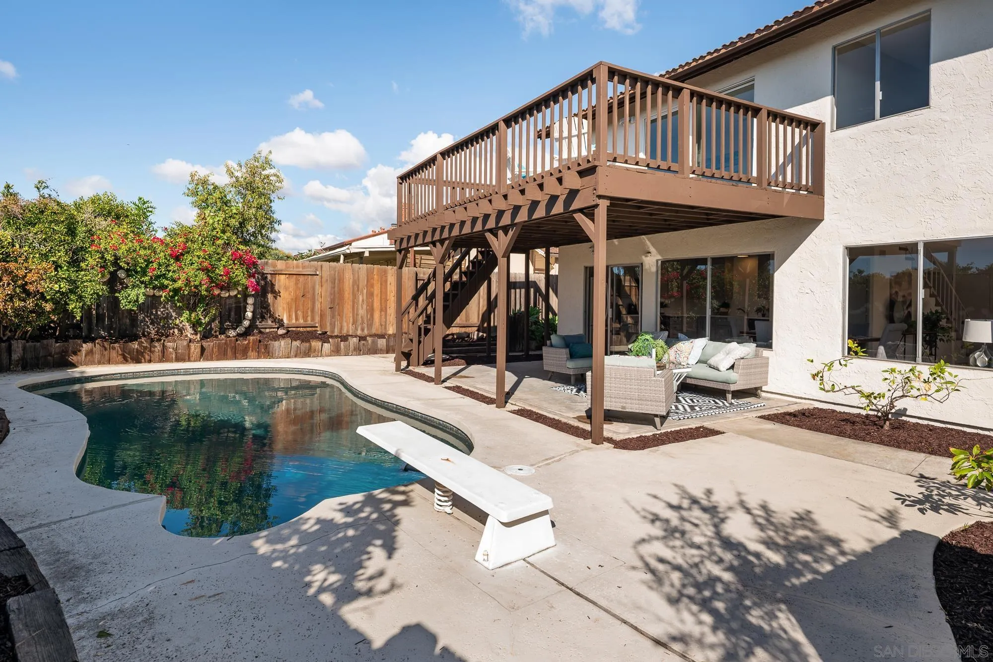 https://cdn.realtyfeed.com/cdn/127/250041908/ee3df6ea4b2aaf107e88516b4b7600d9.webp