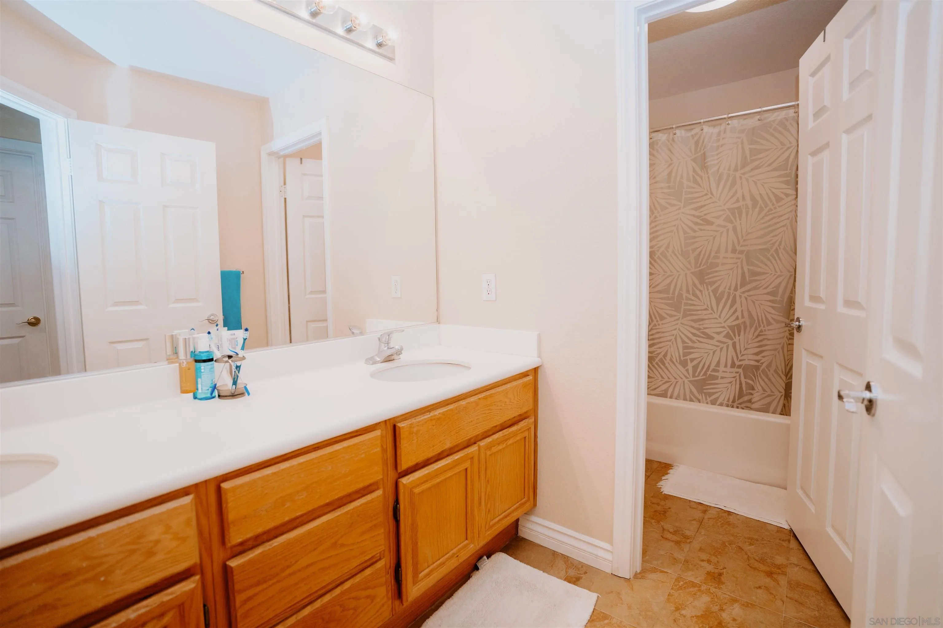 https://cdn.realtyfeed.com/cdn/127/250041910/17c2a3fec0e2b23d9a3953185d64c641.webp