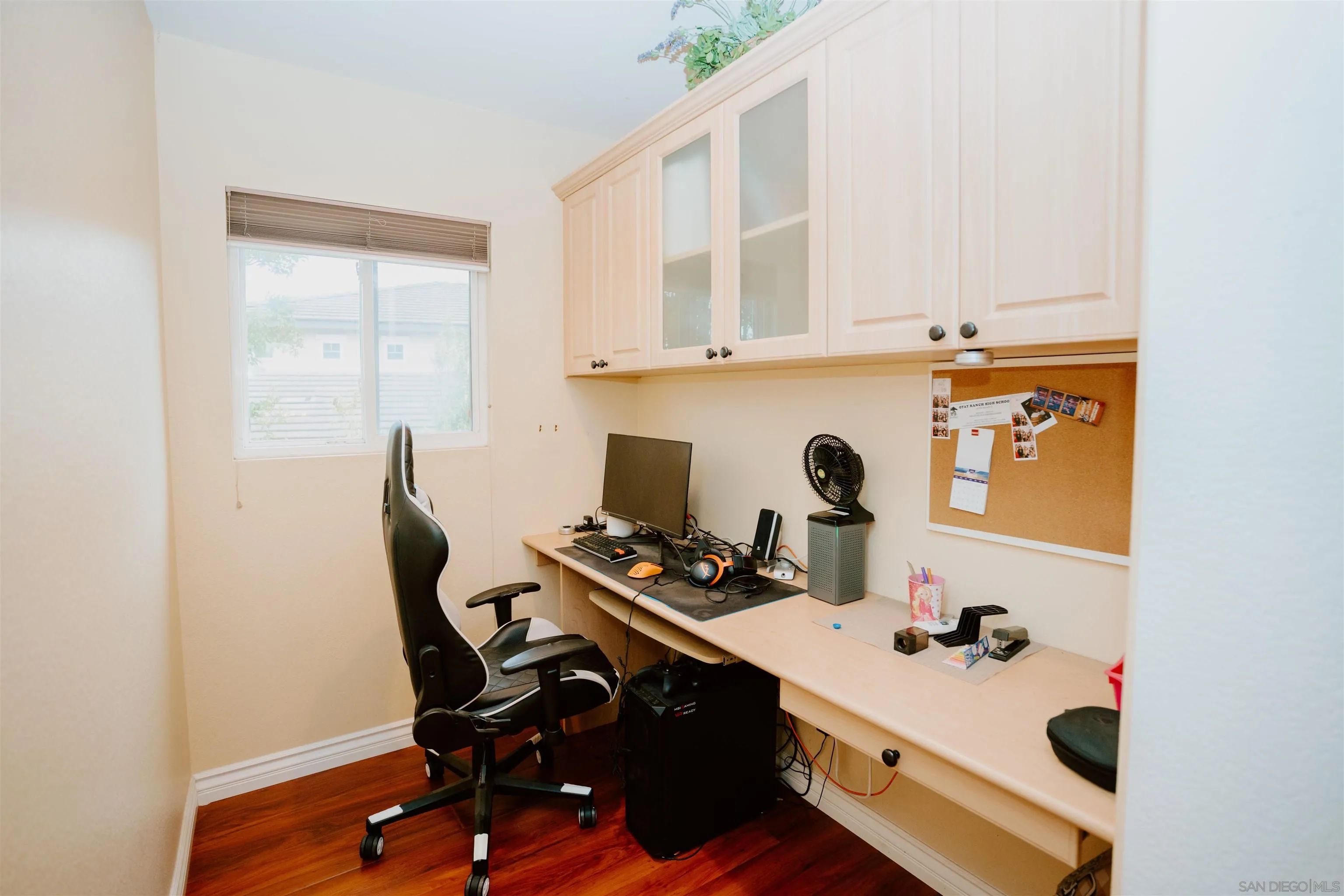 https://cdn.realtyfeed.com/cdn/127/250041910/23fac0f45354b5e921eb790e7f8a63e3.webp
