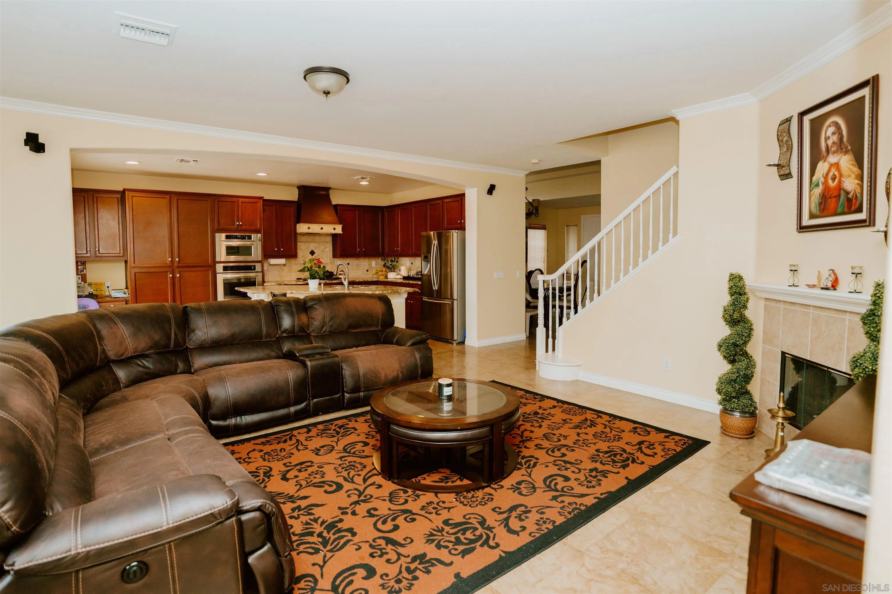 https://cdn.realtyfeed.com/cdn/127/250041910/99465c0d6d19e0ba6bc5dd97ed46b897.webp