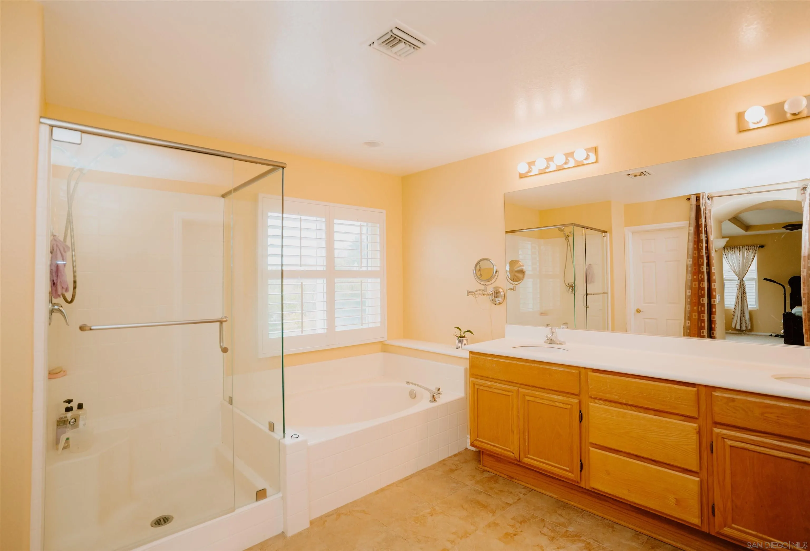 https://cdn.realtyfeed.com/cdn/127/250041910/a1ceea27dfc658e7e5c540a45a8a71a9.webp