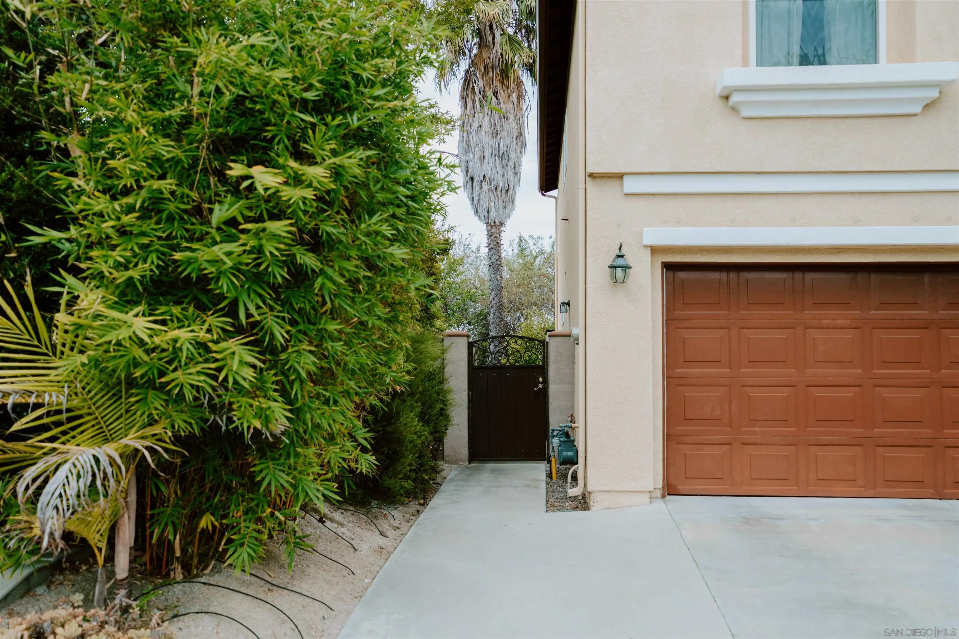 https://cdn.realtyfeed.com/cdn/127/250041910/e02c08207f7840c1e0f6ac2f723fc373.webp