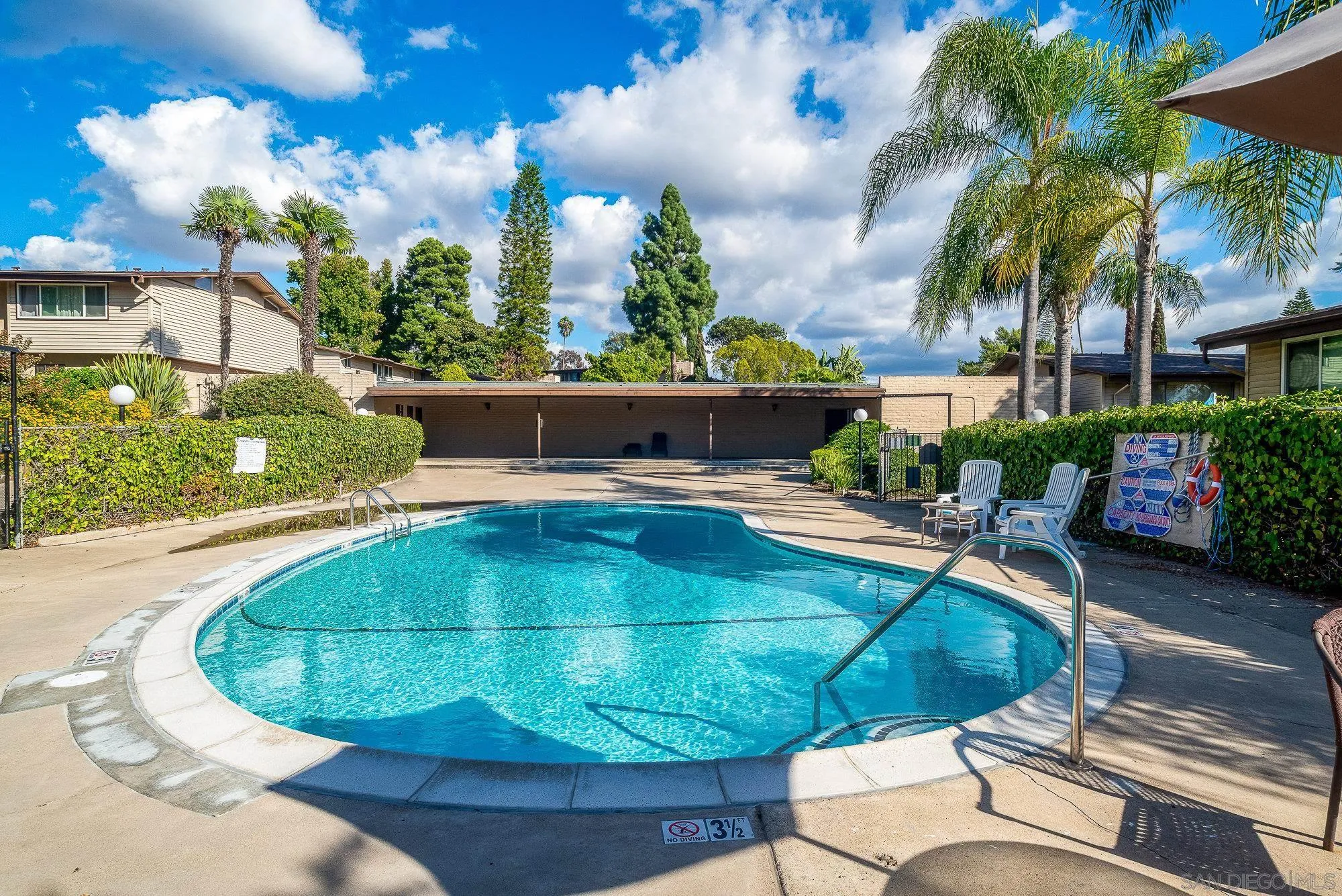 https://cdn.realtyfeed.com/cdn/127/250041912/320b15487d93f7f531d10370d0733ad3.webp