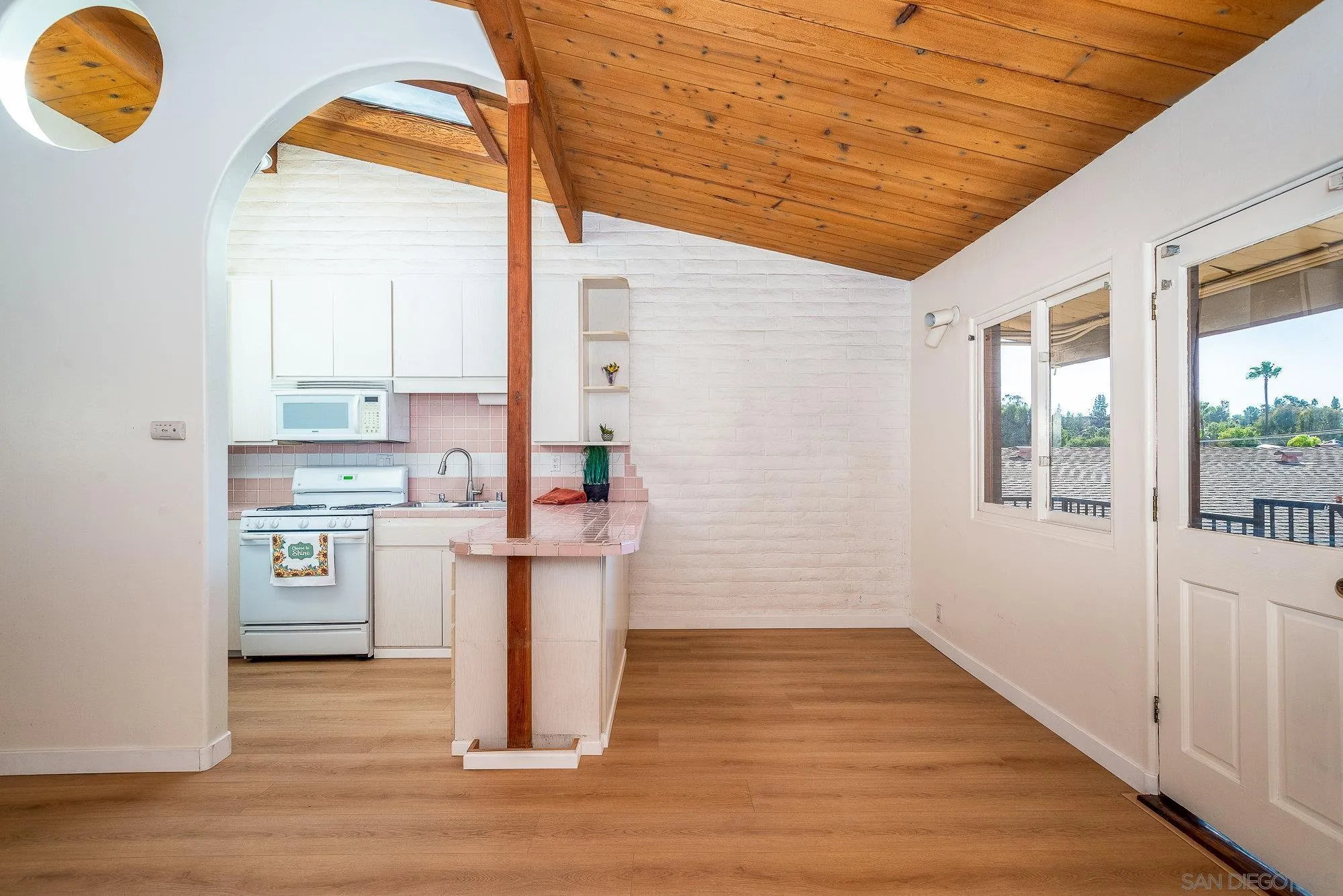 https://cdn.realtyfeed.com/cdn/127/250041912/65e9766466b03a8c85d674d77b08745e.webp