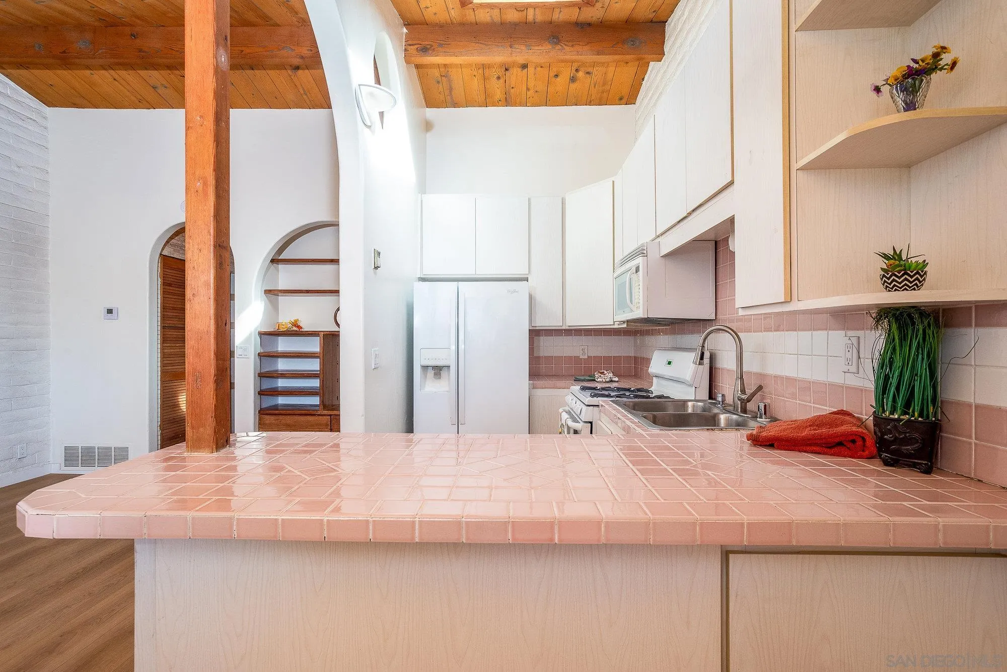 https://cdn.realtyfeed.com/cdn/127/250041912/b0eda2ae2fd3eb01ded13e0098acb209.webp