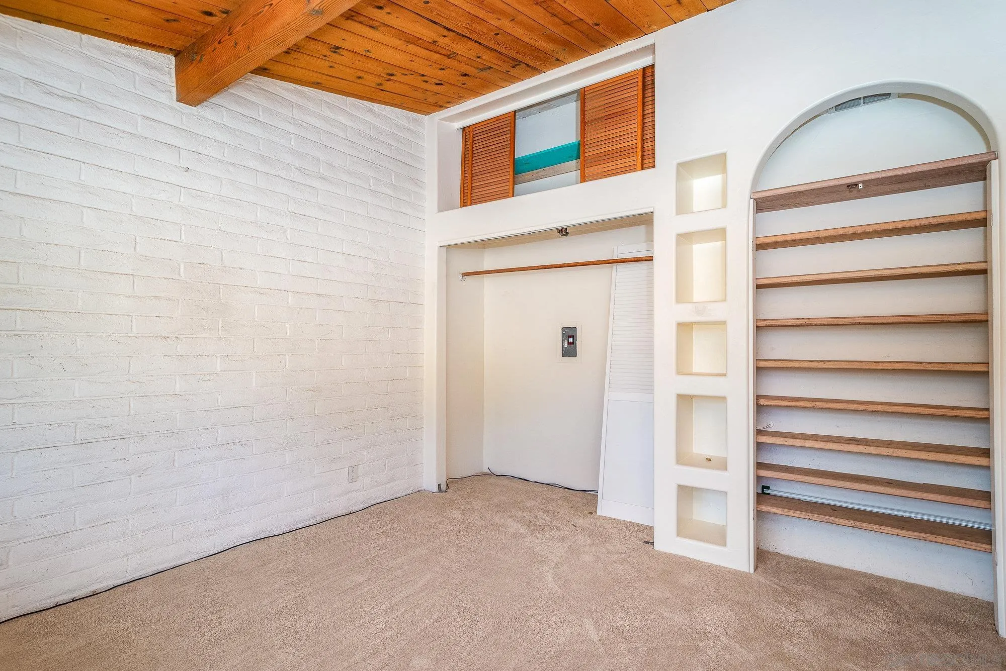 https://cdn.realtyfeed.com/cdn/127/250041912/b1f9ebd512a69d52af59de5b4b0dd5b1.webp