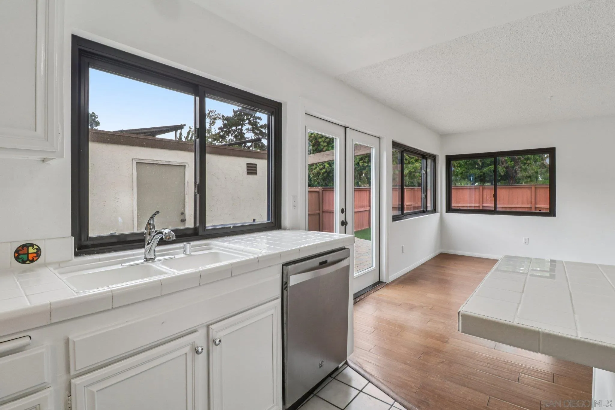 https://cdn.realtyfeed.com/cdn/127/250041913/19ac2a8efc4c310a2bc4ffa8e149728c.webp