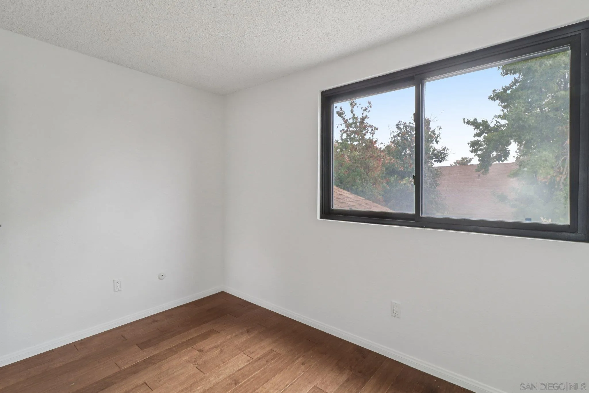 https://cdn.realtyfeed.com/cdn/127/250041913/2f0498db83bc84135c40100e6b368c7b.webp